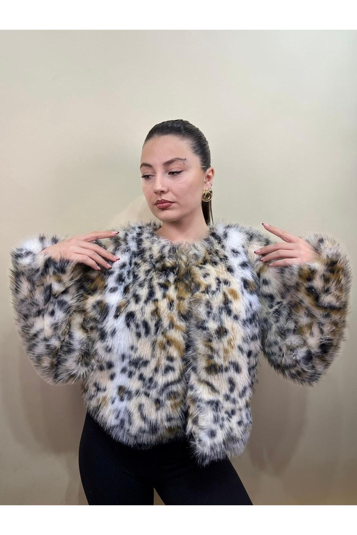 Kadın Leopar Desen Suni Kürk Ceket – Yumuşak Dokulu, Oversize Kürk Ceket