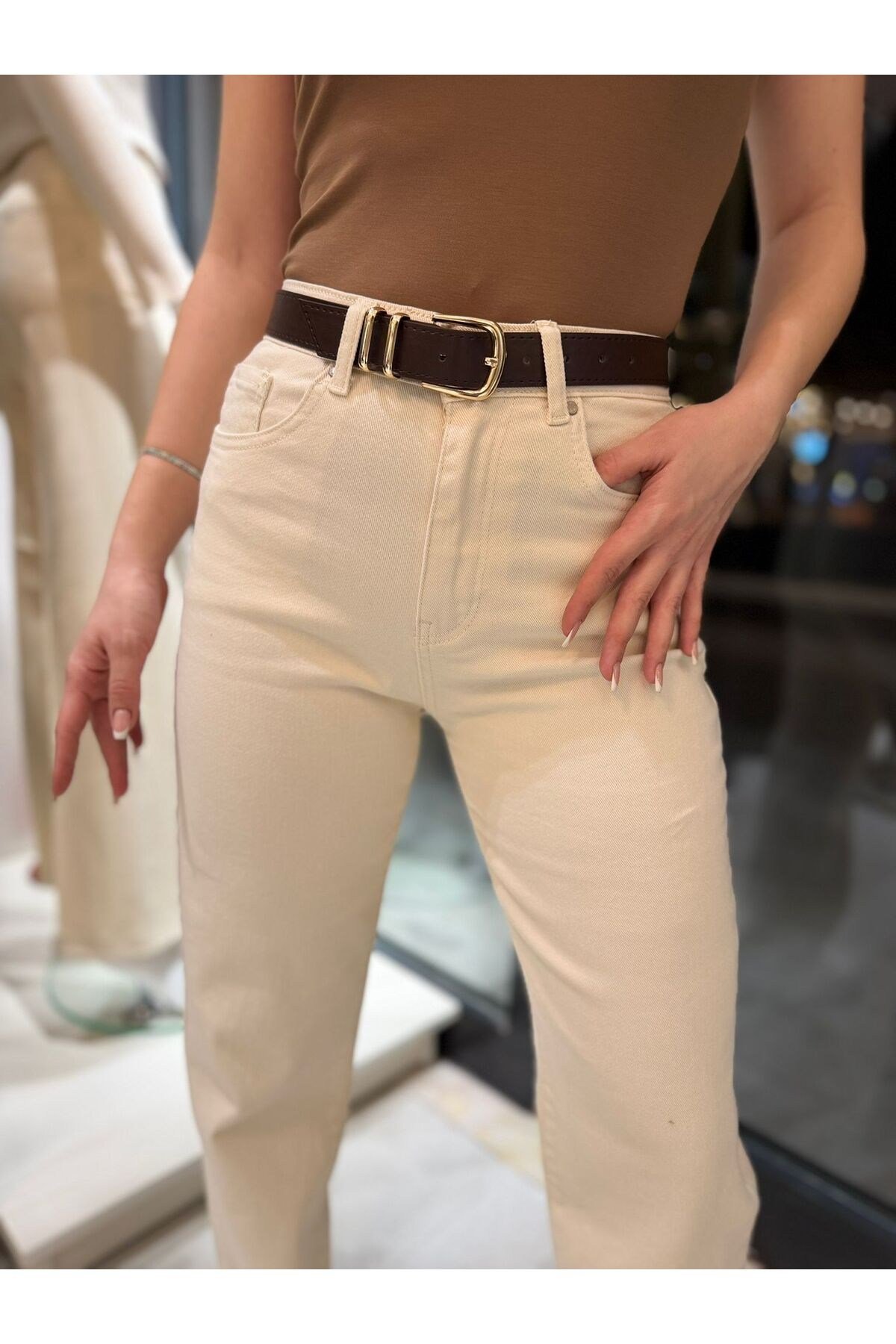 Kadın Yüksek Bel Kemerli Straight Fit Krem Jean Pantolon