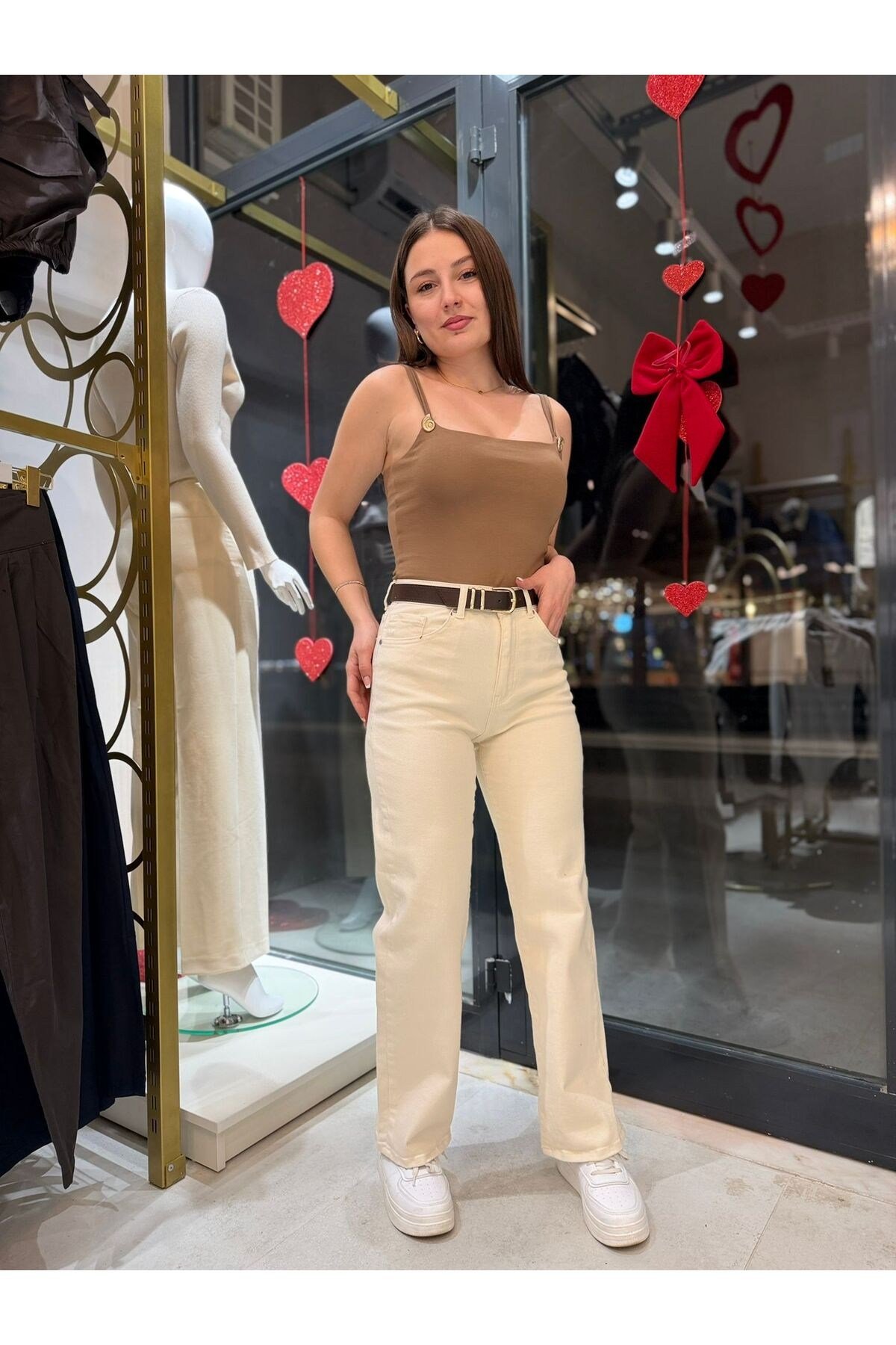 Kadın Yüksek Bel Kemerli Straight Fit Krem Jean Pantolon