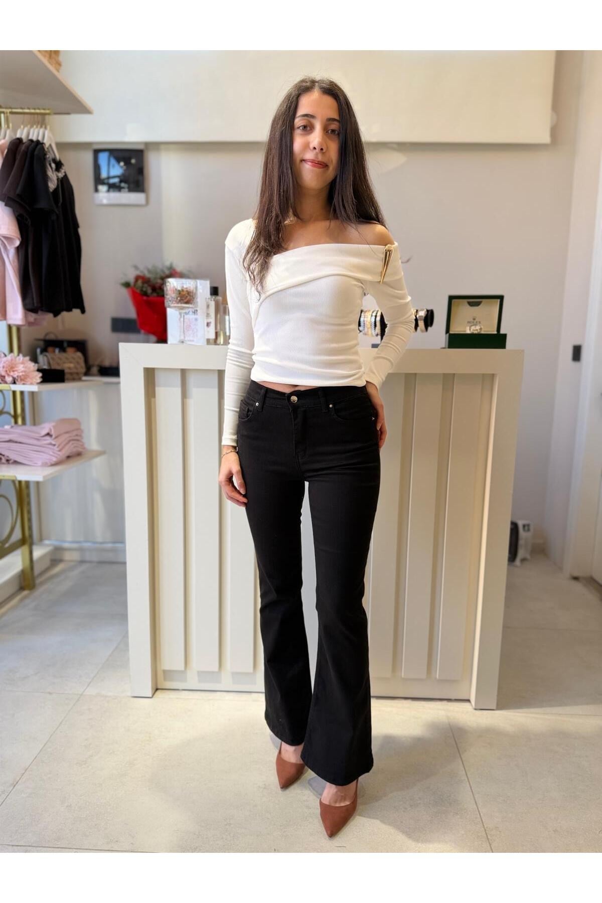 Kadın Yüksek Bel Siyah İspanyol Paça Jean Pantolon – Toparlayıcı Fit