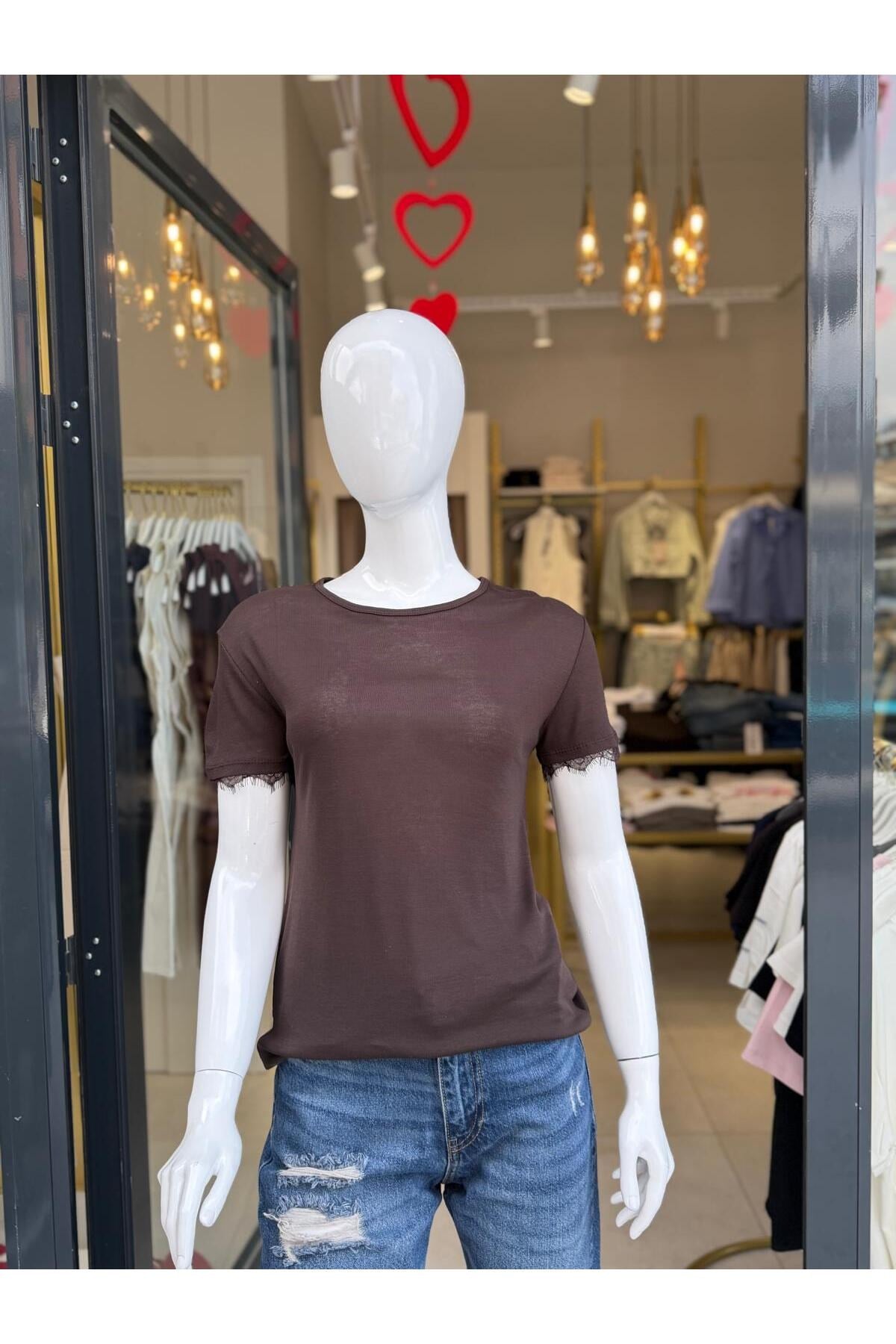 kolu-dantel-detayli-basic-t-shirt-kisa-576485.jpg