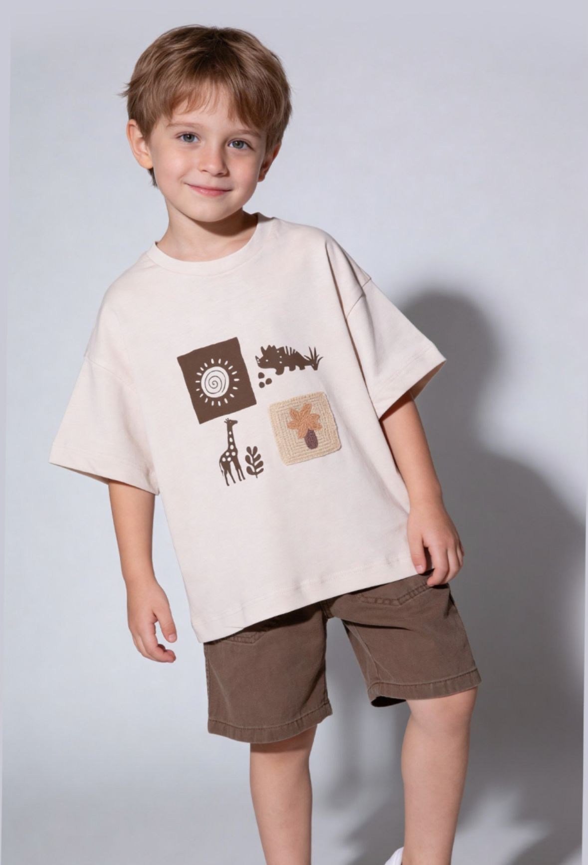 Erkek Çocuk Patch Detaylı Tshirt Yumuşak Dokuma Şortlu İkili Takım Bej