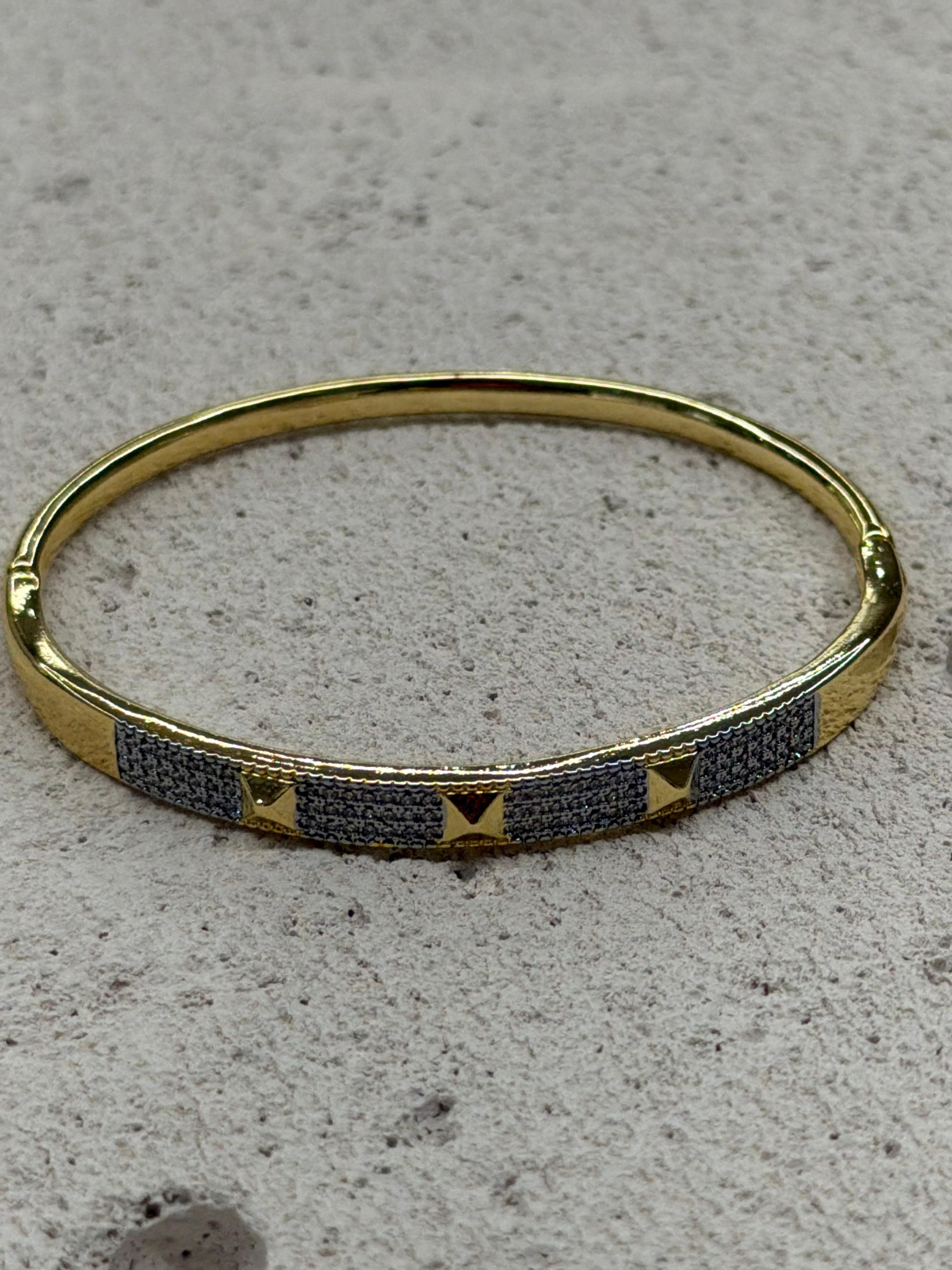 Beyaz Taşlı Gold Bileklik 