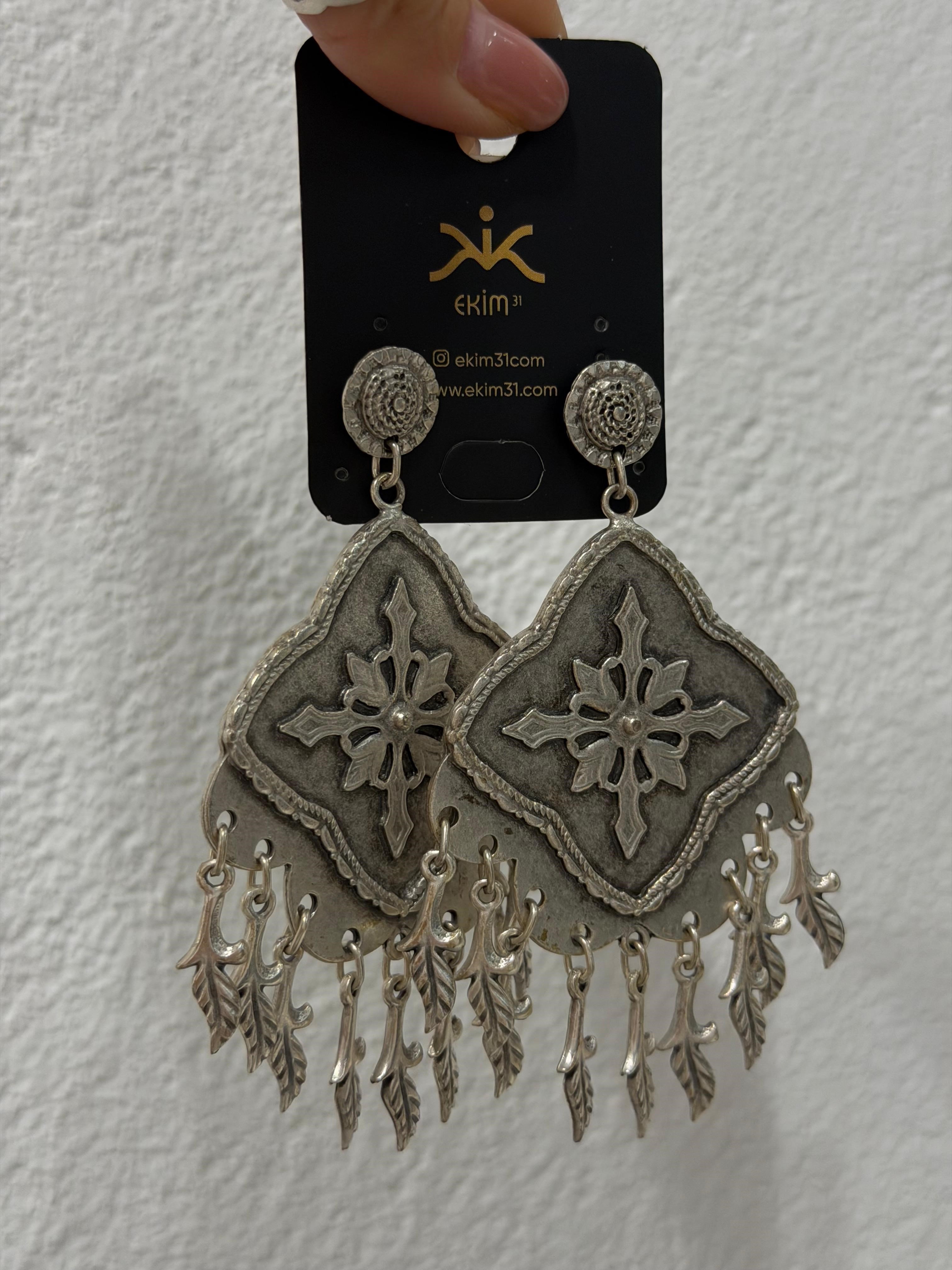 Bohem Yaprak Sallantılı Küpe