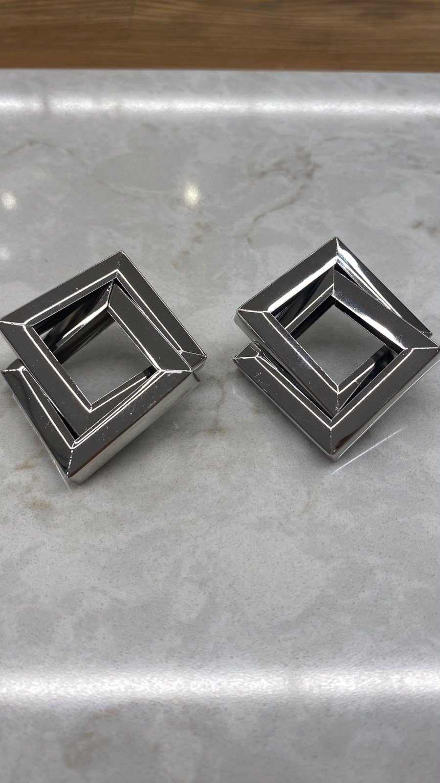 Çİft Kare Geçmeli Silver Küpe