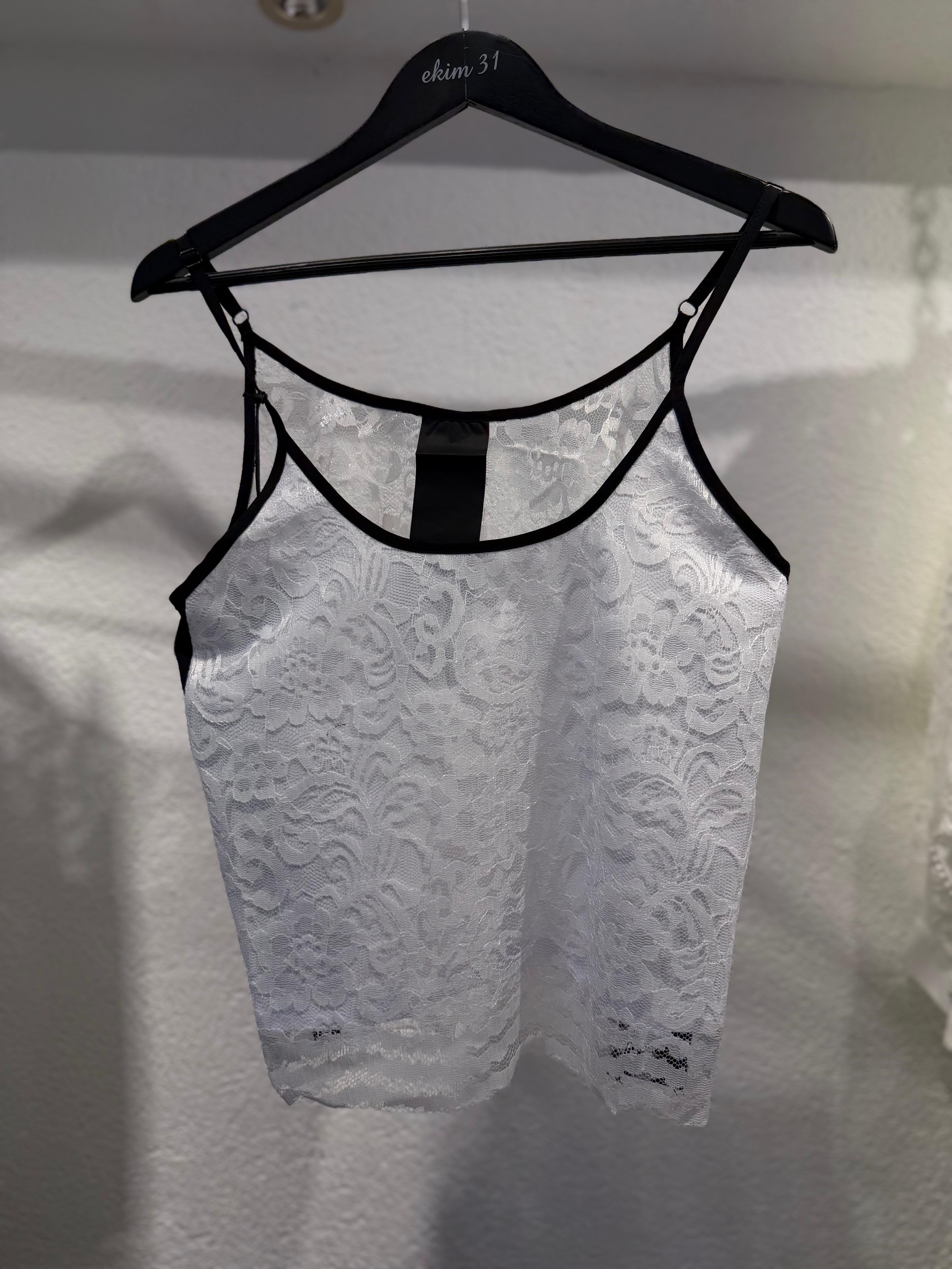 Dantelli Askılı Bluz