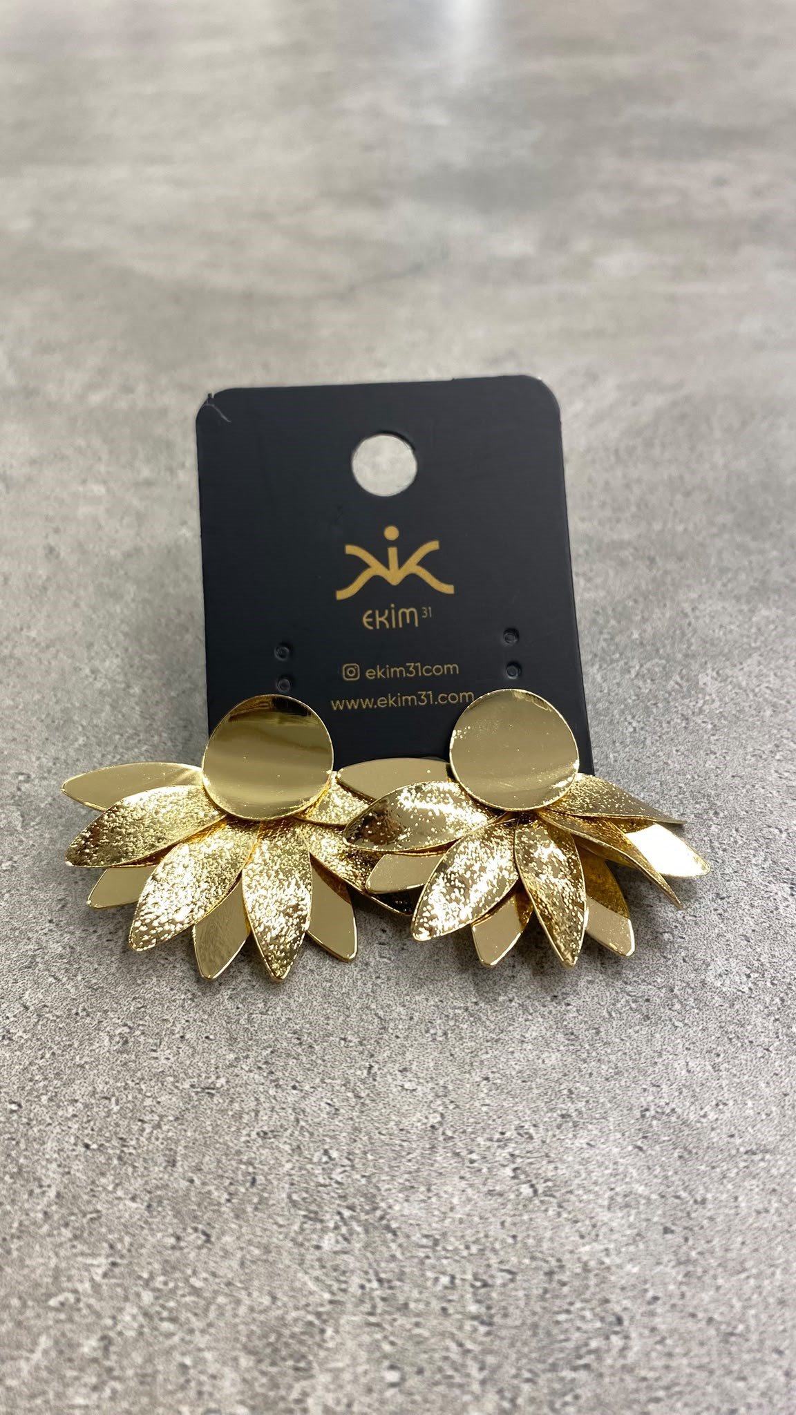 Gold Çiçek Küpe