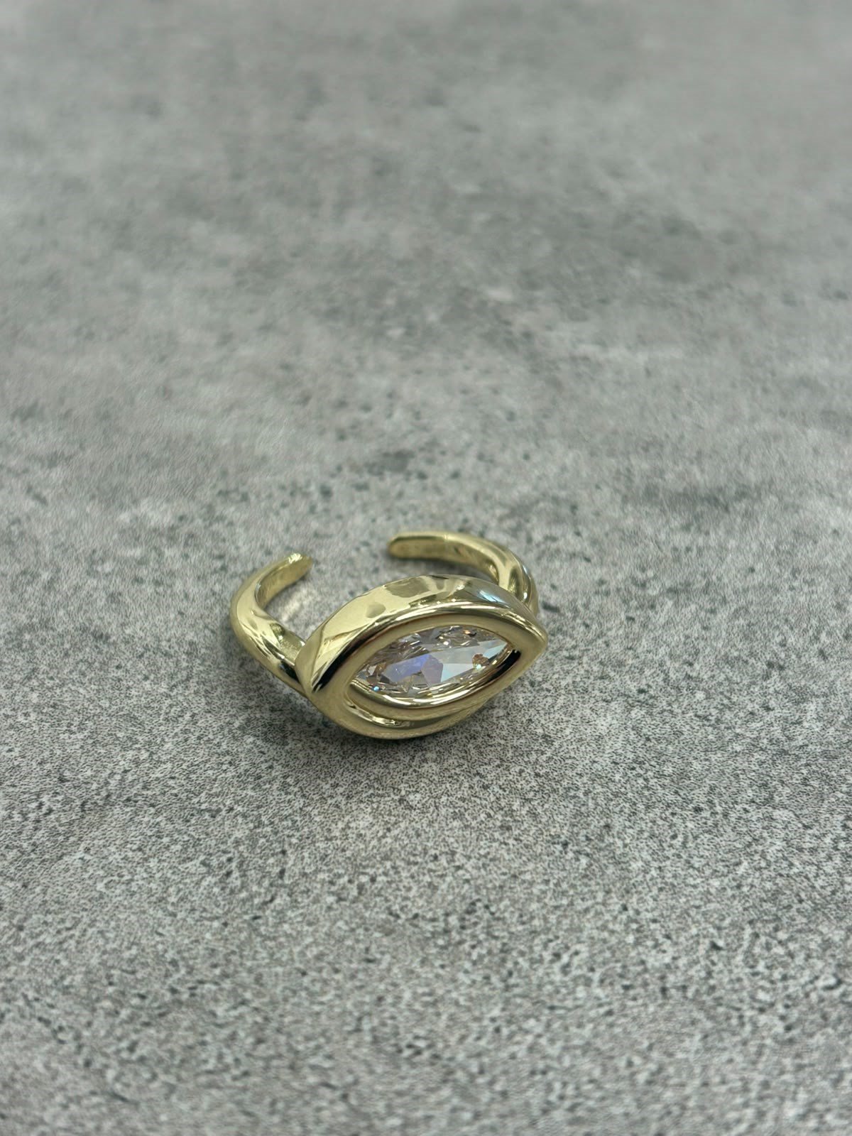 Oval Taş Gold Yüzük 