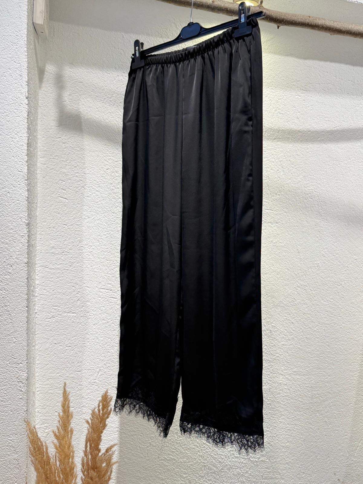 Paçası Dantelli Pantolon