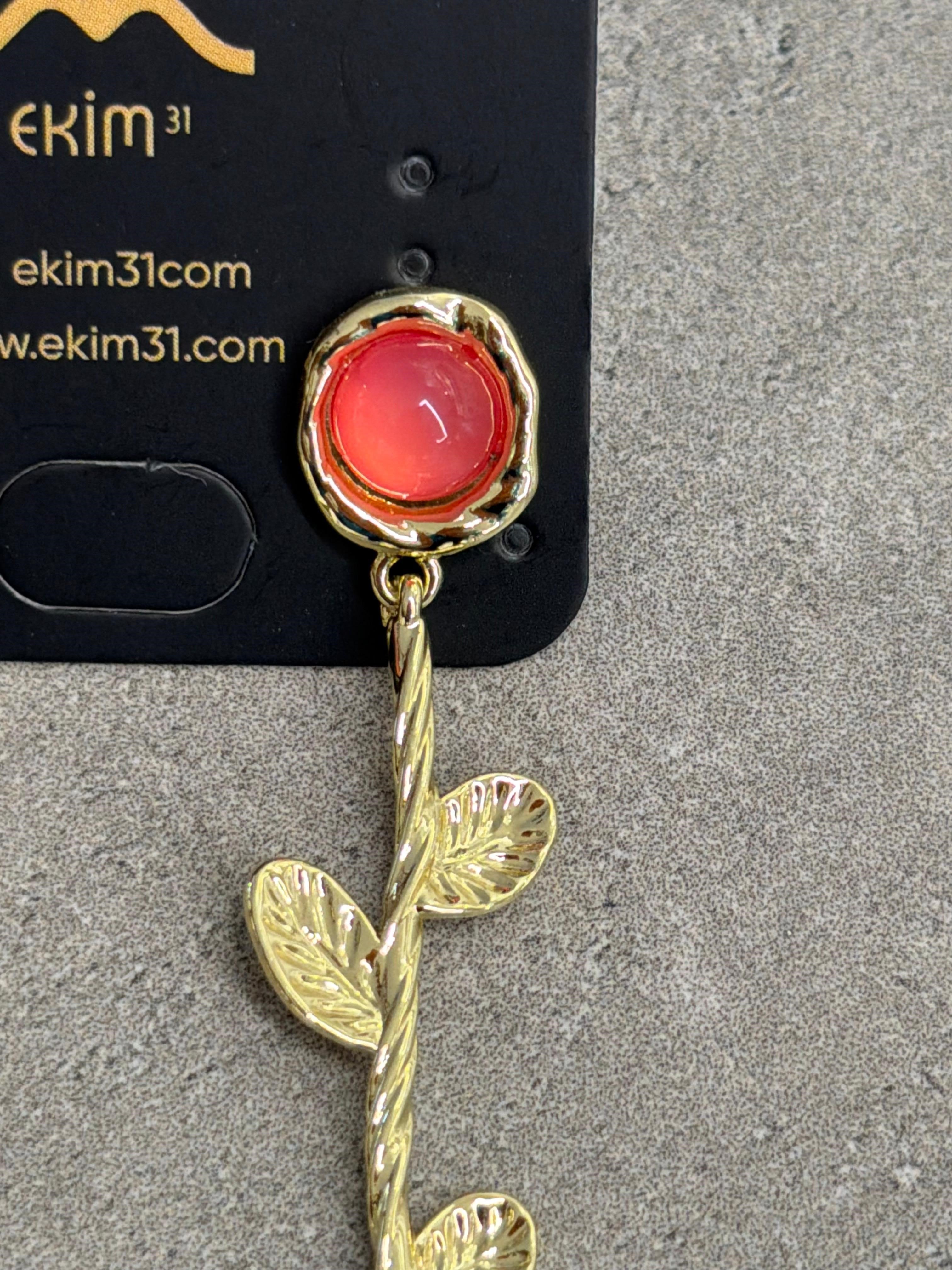 Pembe Taşlı Yaprak Detaylı Gold Küpe 