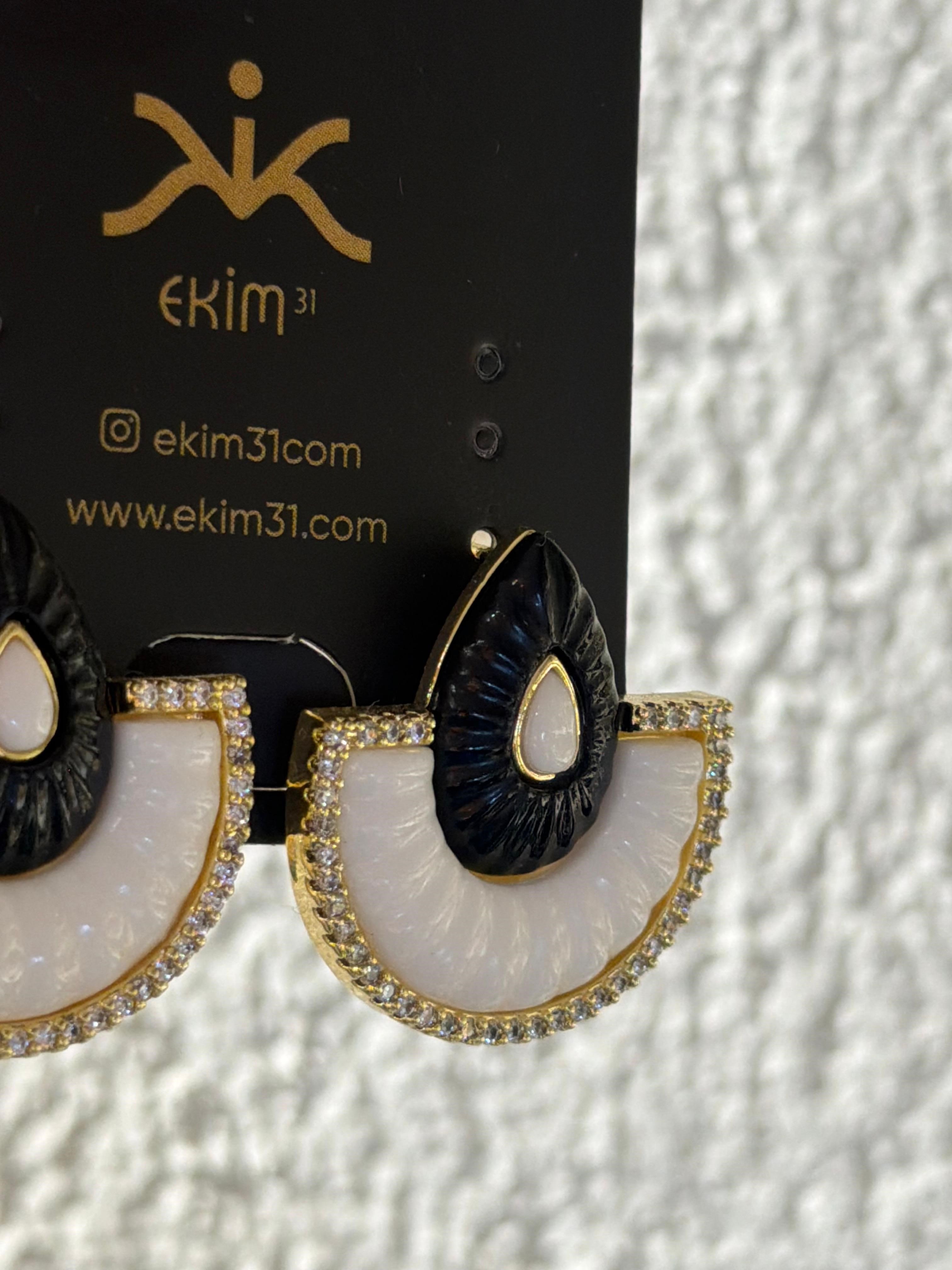 Siyah Beyaz Gold Taşlı Yelpaze Küpe 