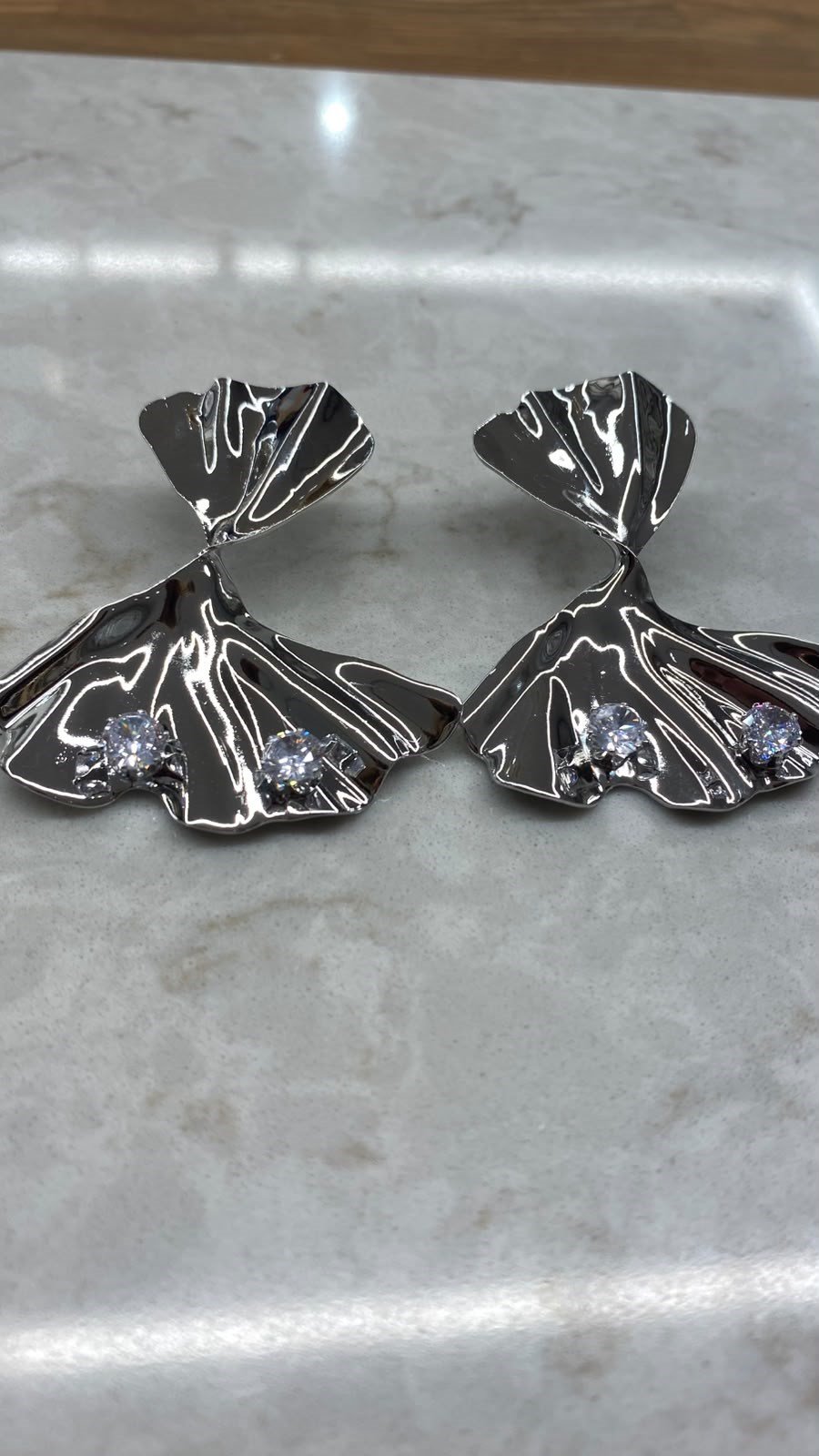 Taş Detaylı Silver Küpe