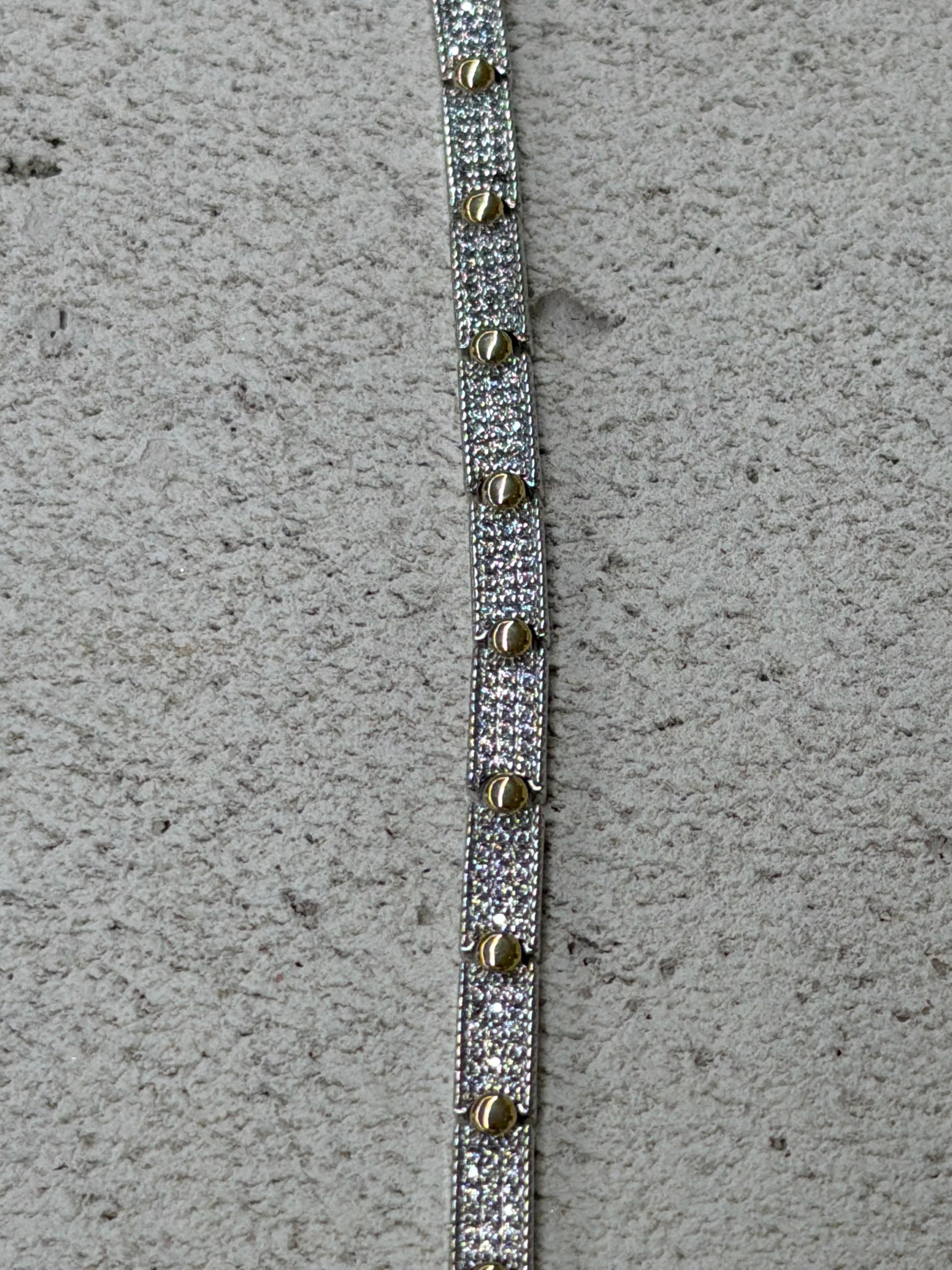 Zircon Taş Gold Detaylı Silver Bİleklik