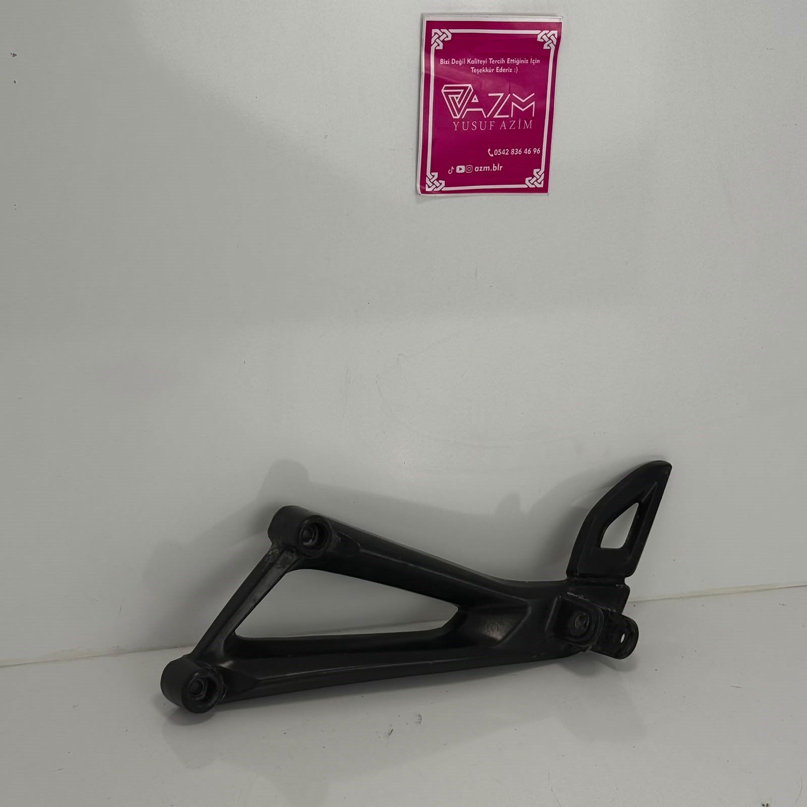 PULSAR RS200 SOL ARKA BASAMAK BRAKETİ ÇIKMA