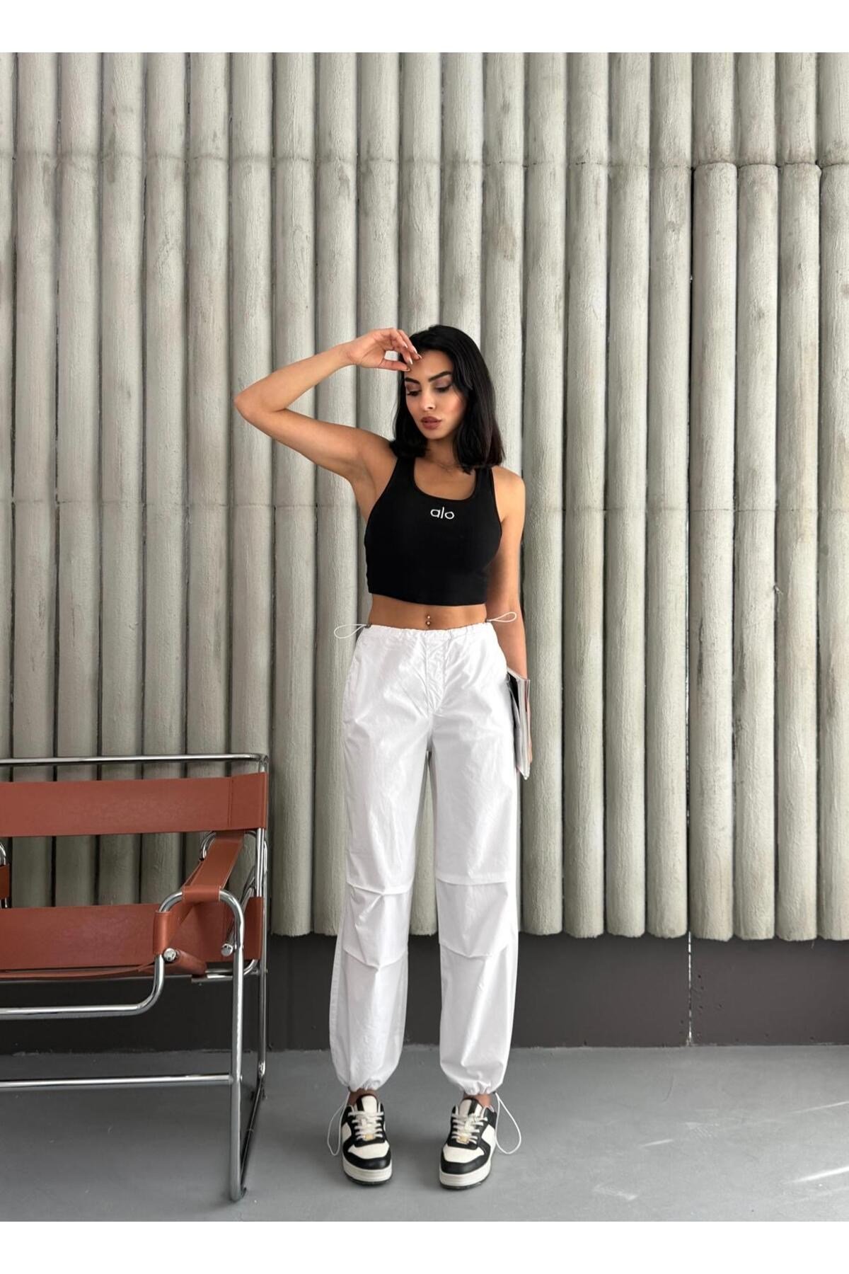 DİZLERİ PİLE DETAYLI PARAŞÜT PANTOLON