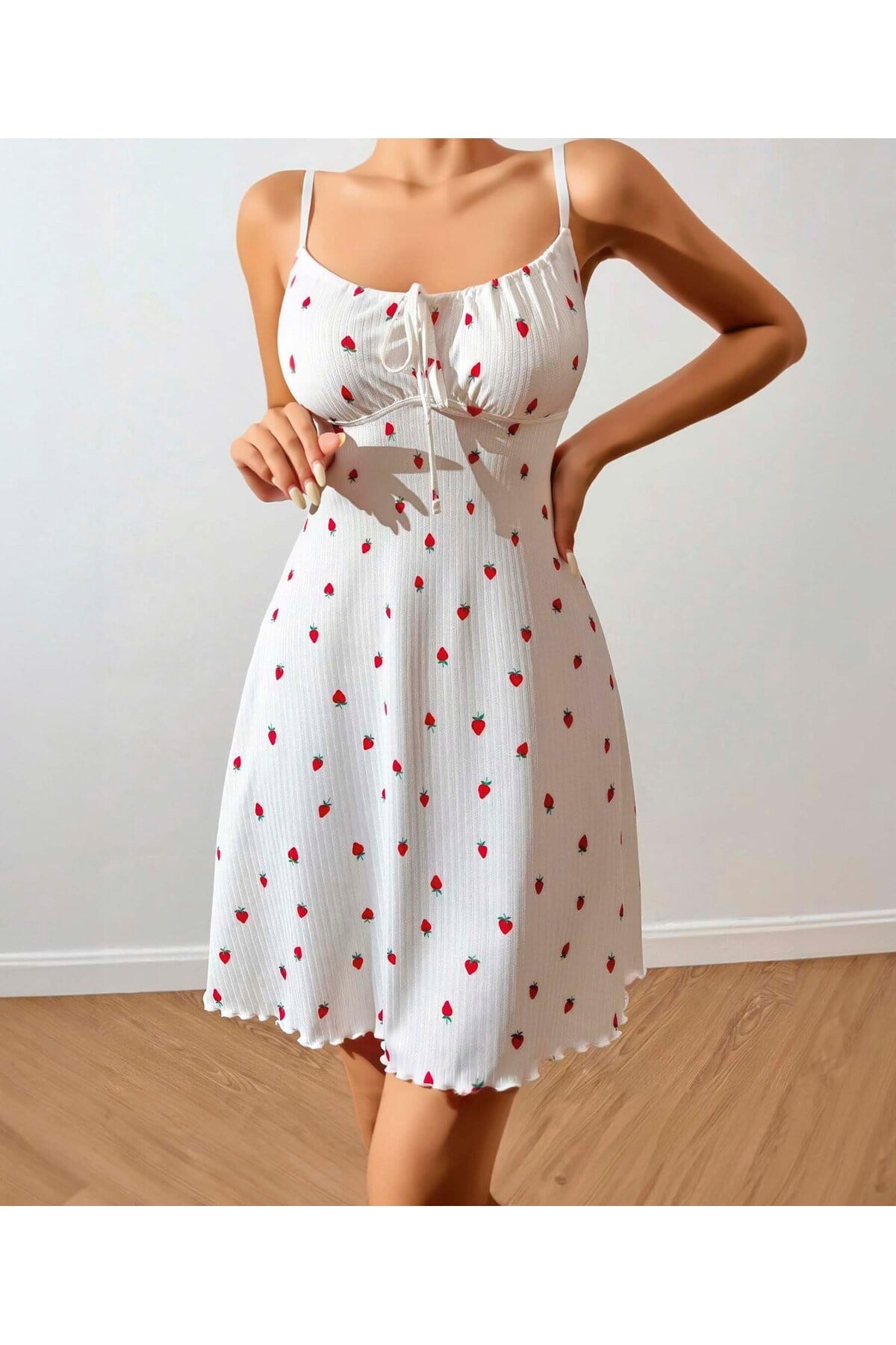 Kadın Çilek Desenli Beyaz Renk Pamuk Pijama Takımı