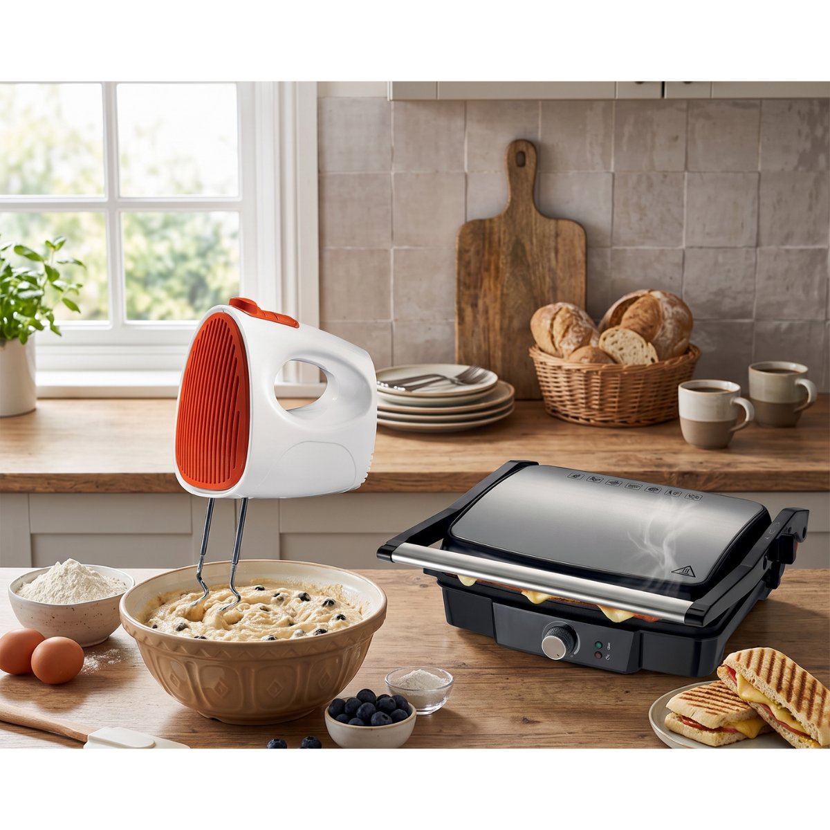 Kenwood Izgara ve Tost Makinesi 2000W + Ariete El Mikseri Seti
