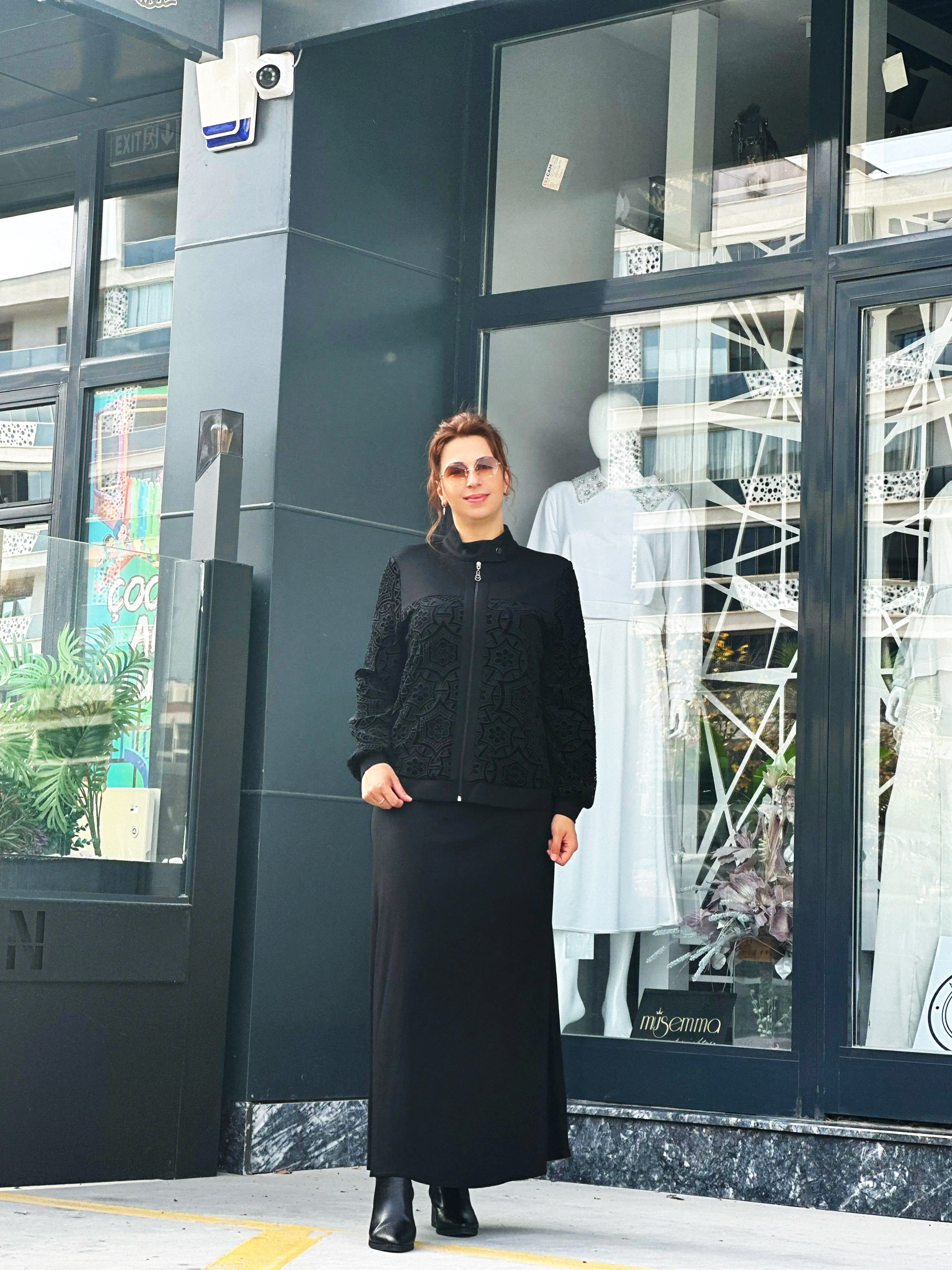 Güpür Detaylı Ceket İkili Etekli Takım Siyah