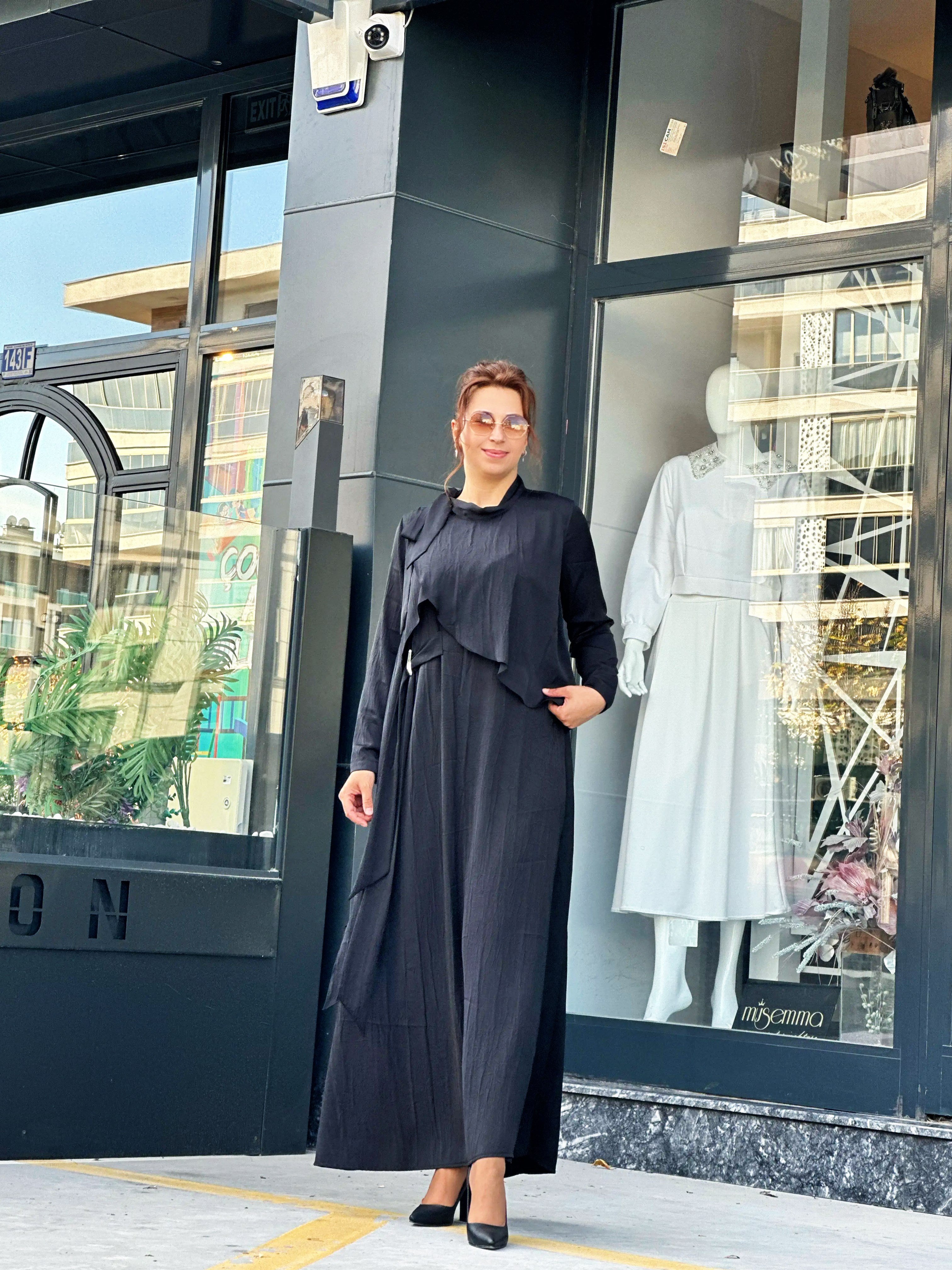 İthal Saten Kumaş Fırfır Detaylı Elbise Siyah