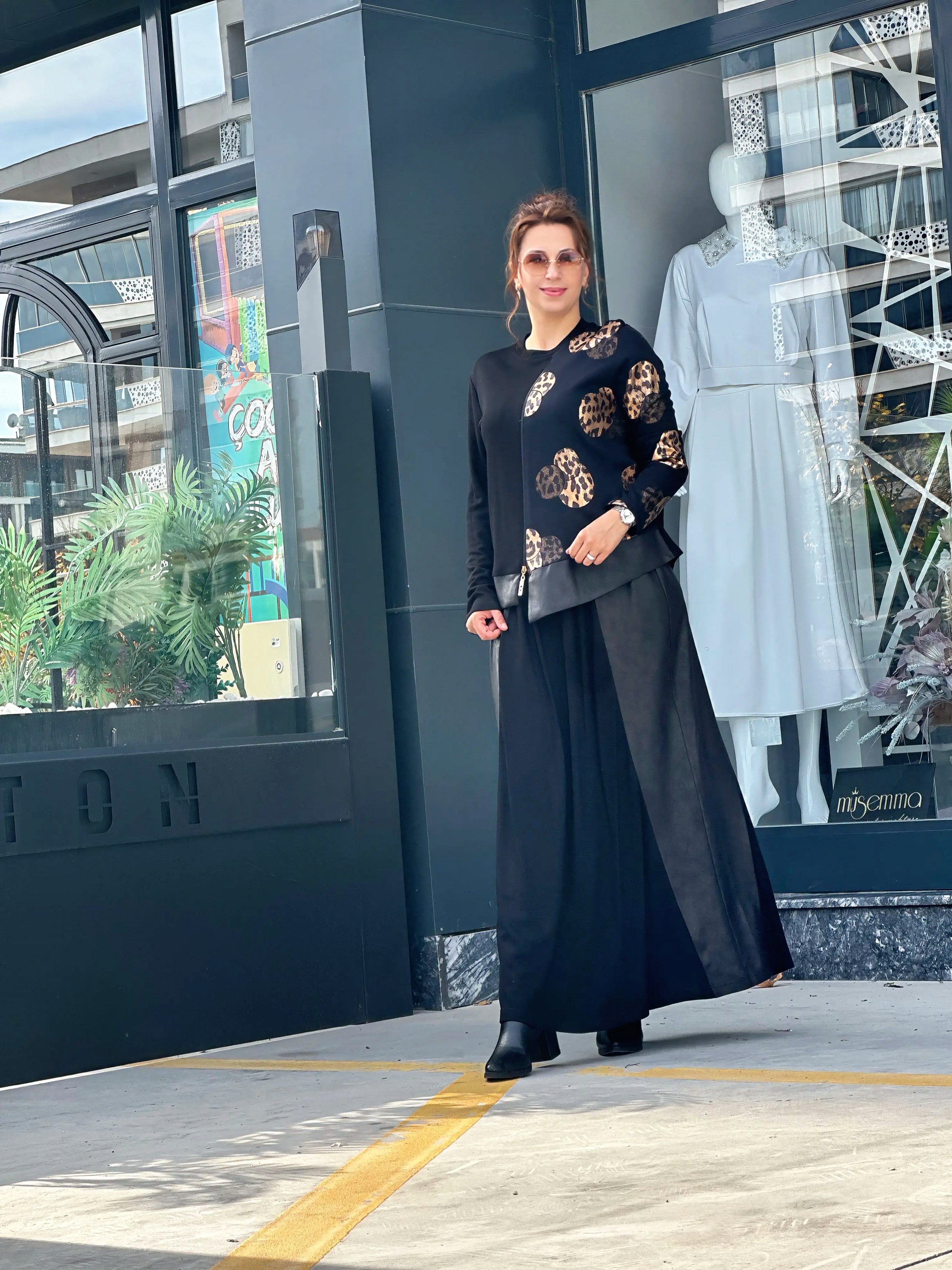 Leopar Detaylı Etekli Takım Siyah