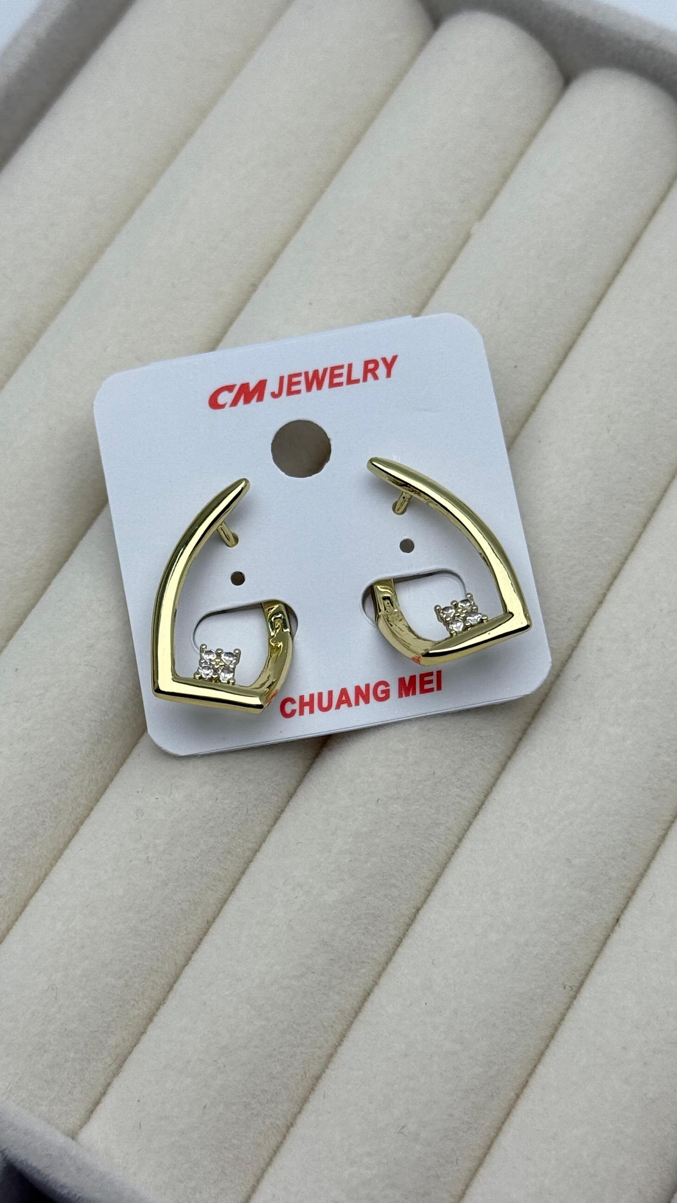 CM Küpe