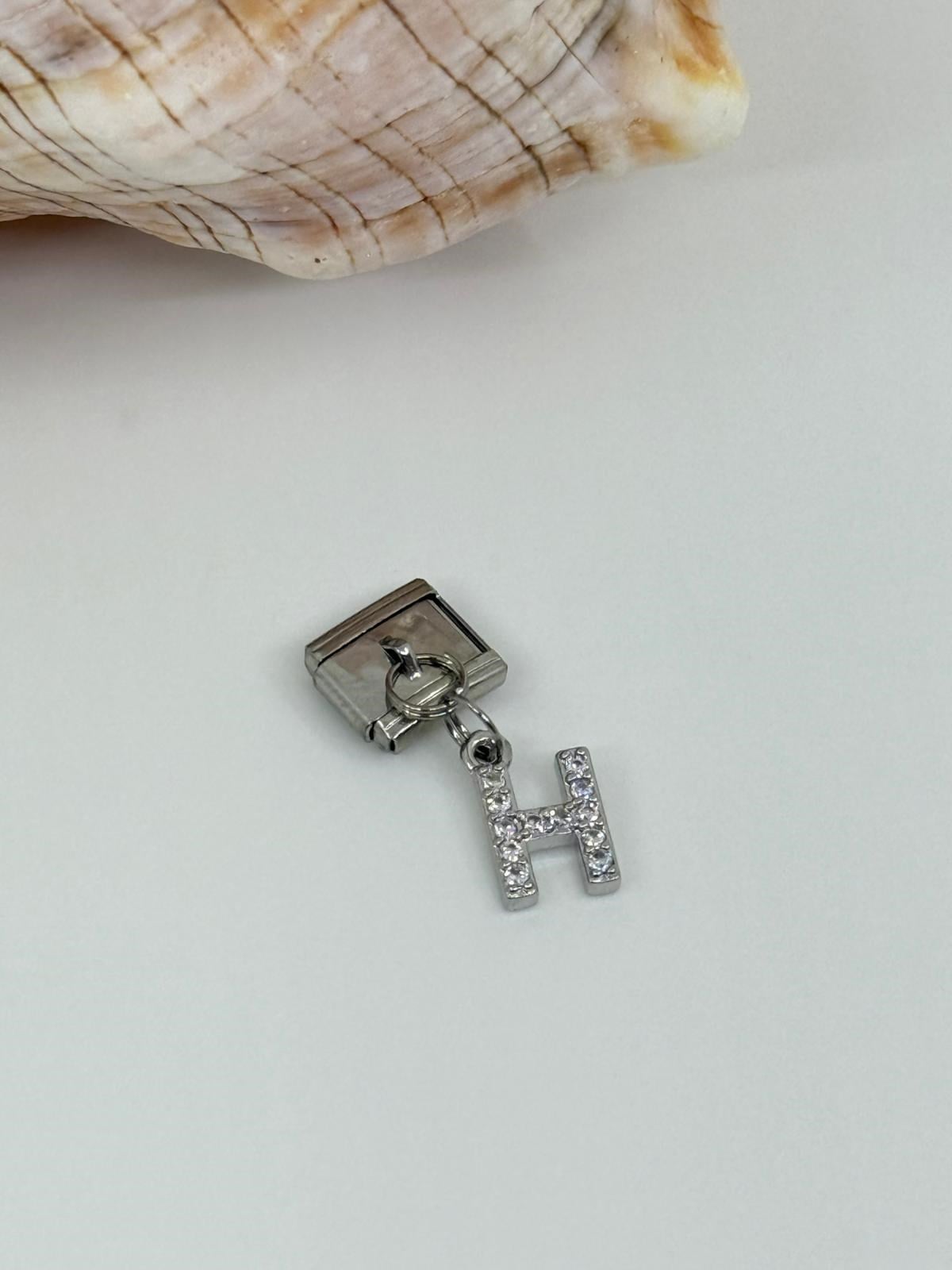 Nomi Harf Charm