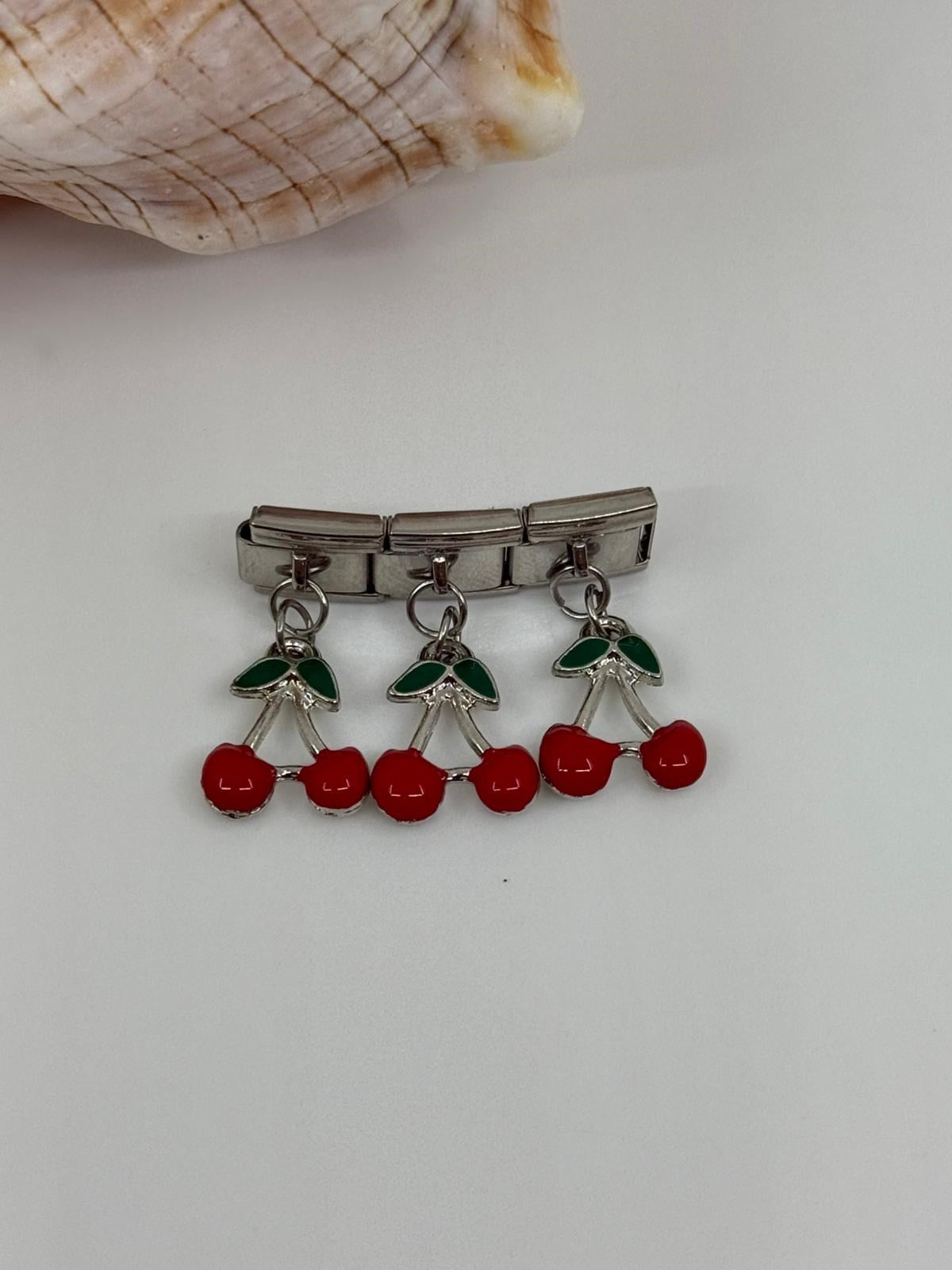 Nomi Kiraz Charm