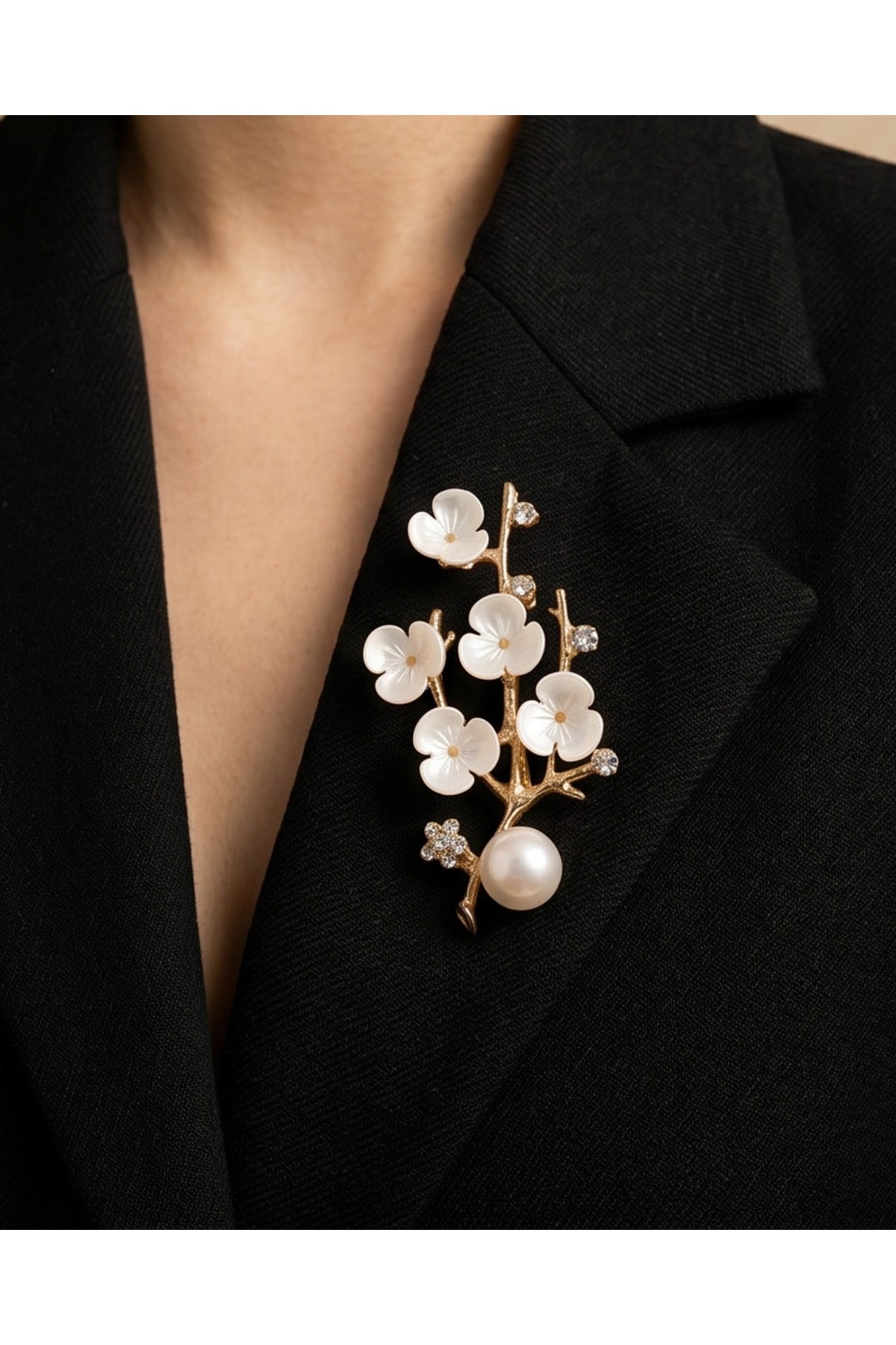 İnci Çiçeği Broş