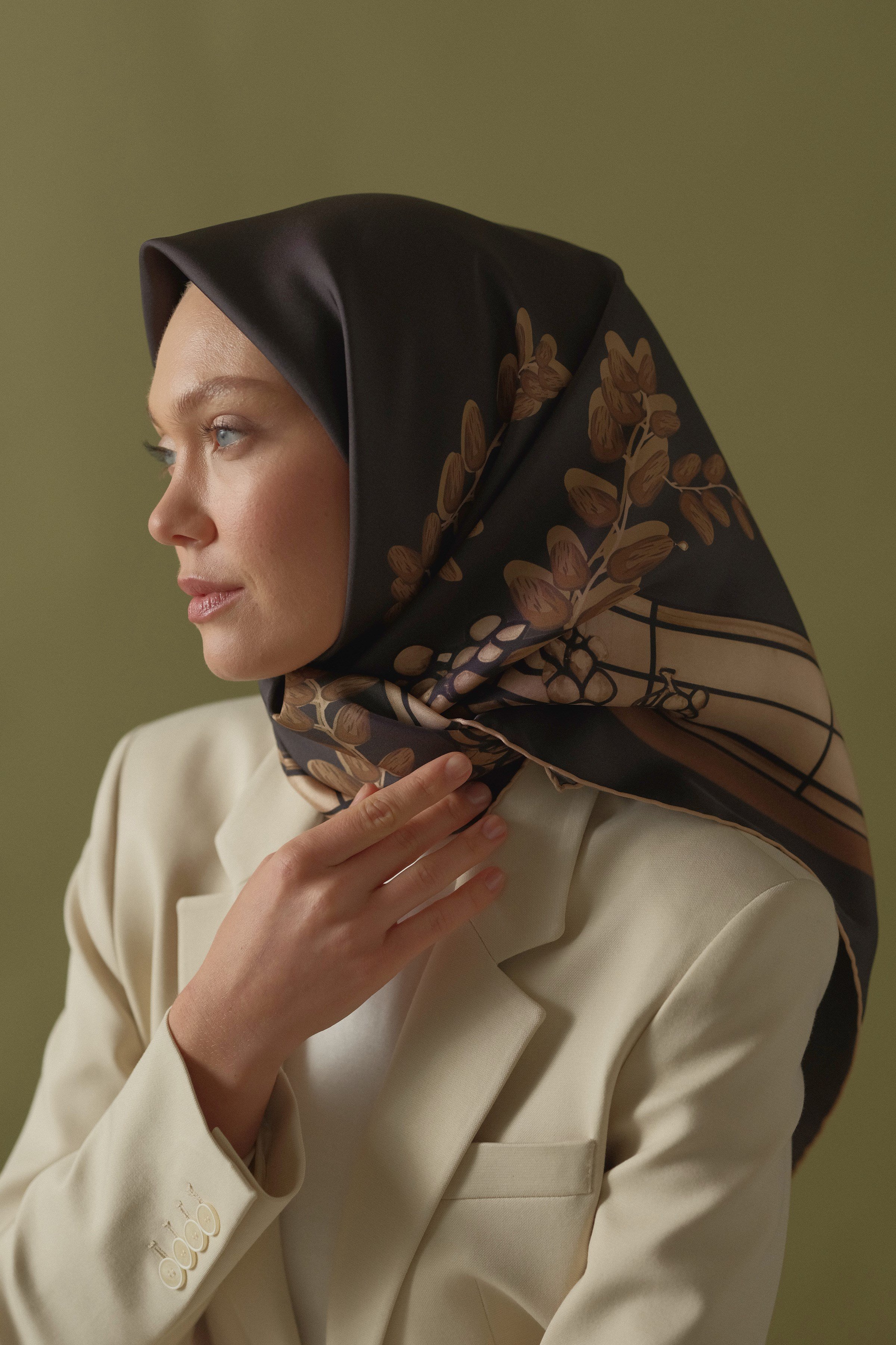 Hurma | %100 Twill İpek Eşarp · 90 × 90 cm