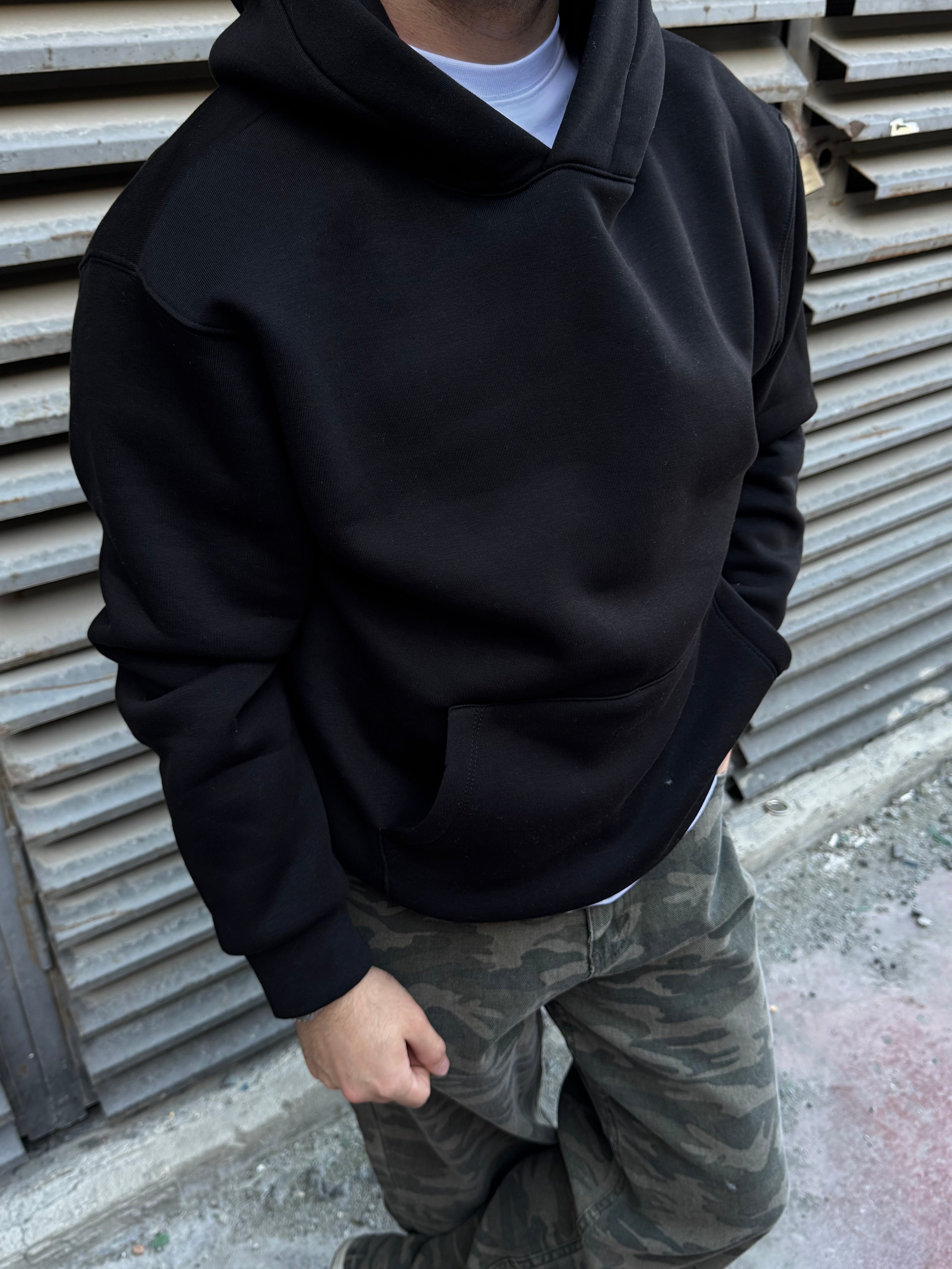 Basic Siyah Kapşonlu Hoodie
