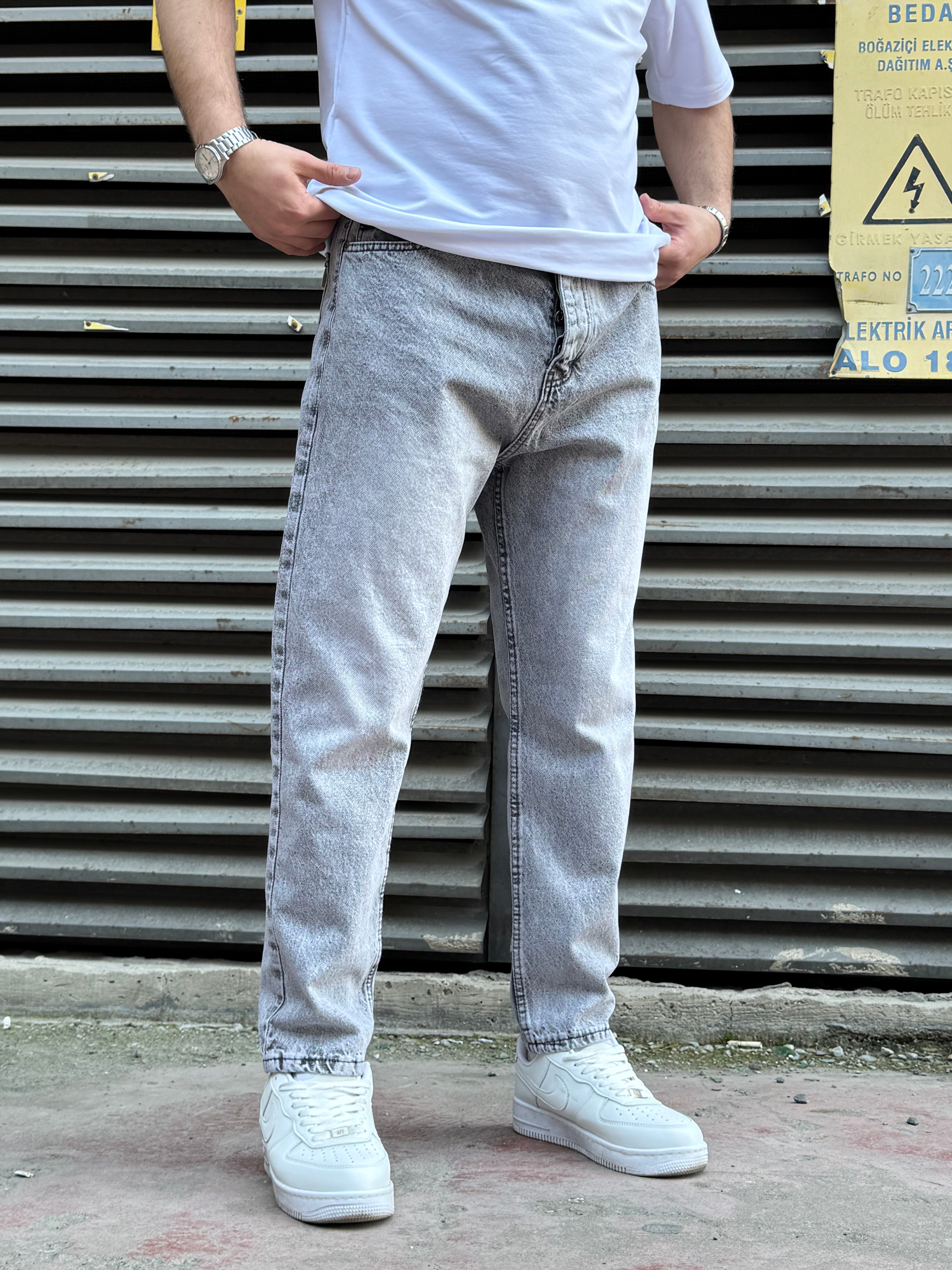 Gri Taşlamalı Boy Friend Jeans