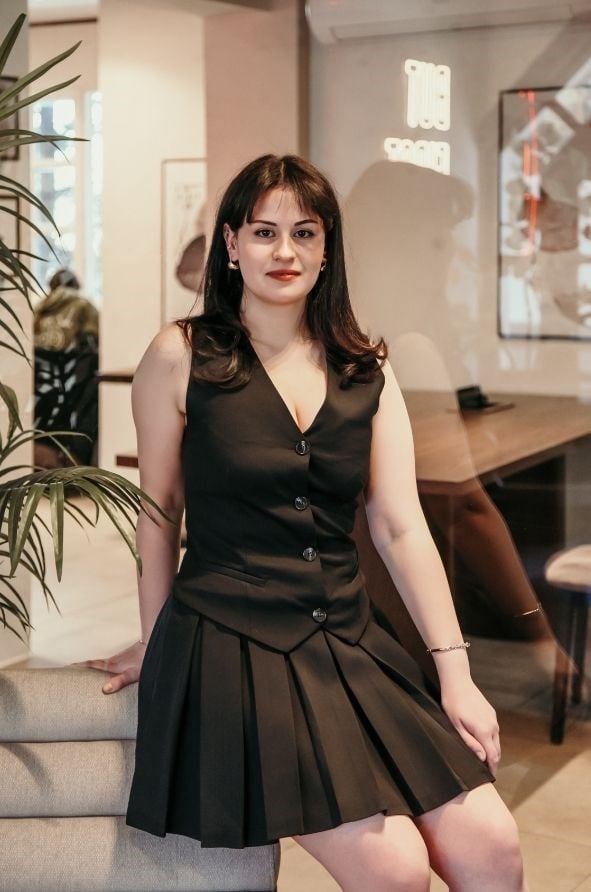 Livia Elbise – V Yaka, Yelek Detaylı