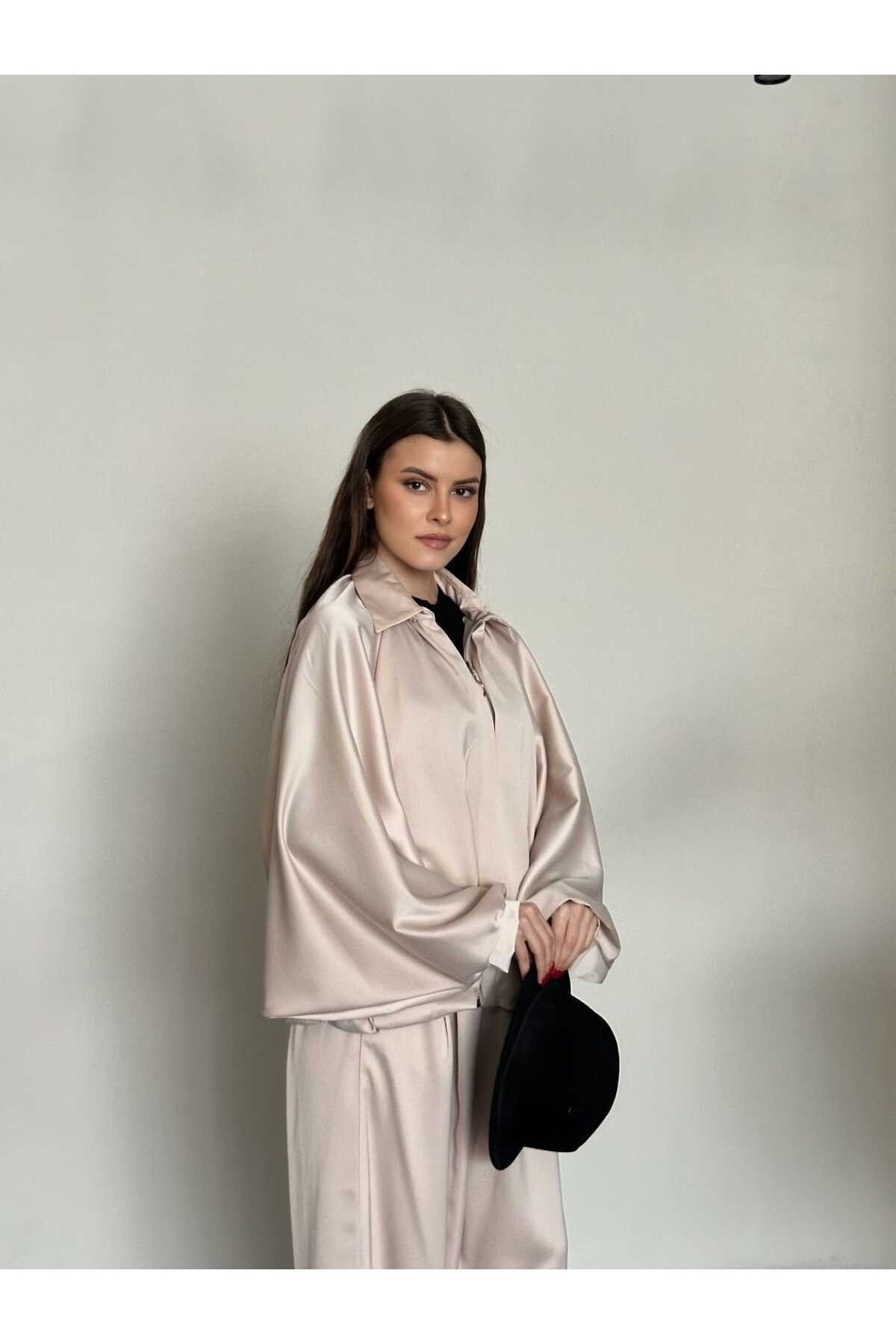 Saten Oversize Kalıp Ceket ve Pantolon İkili Takım