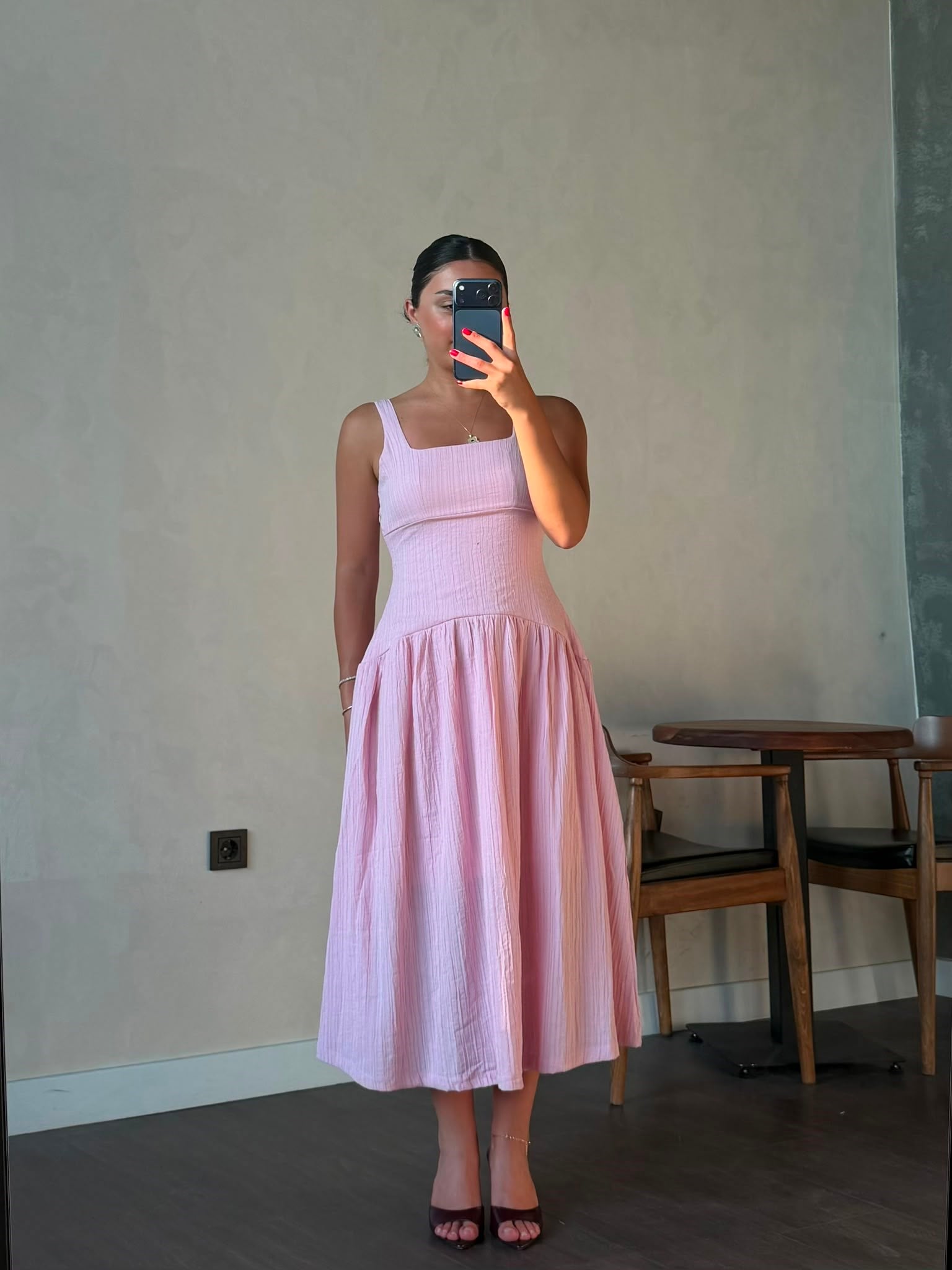 Askılı Pembe Elbise