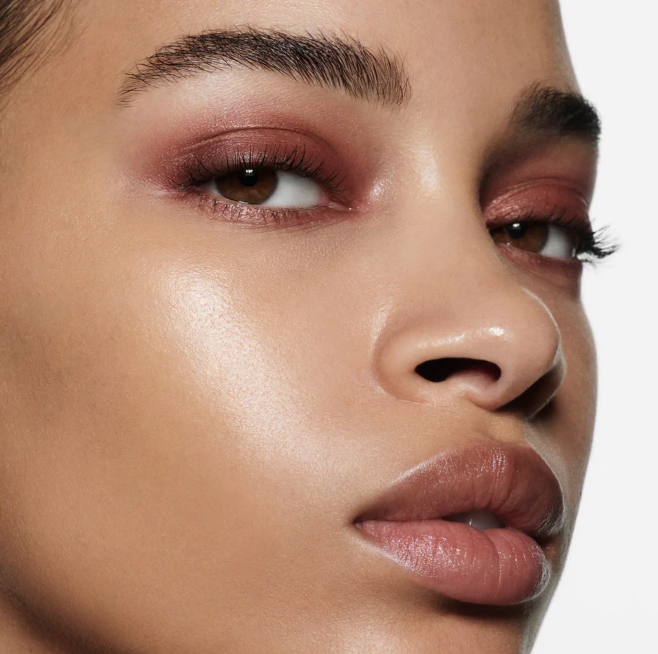 Eye Wardrobe Multi-Finish Eyeshadow Palette