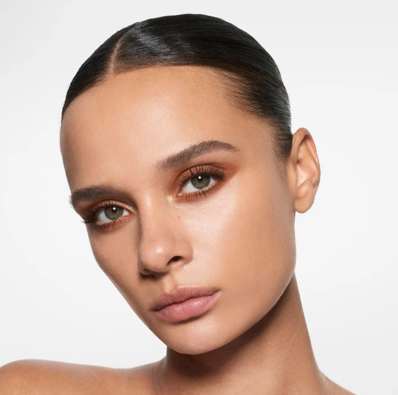 Eye Wardrobe Multi-Finish Eyeshadow Palette