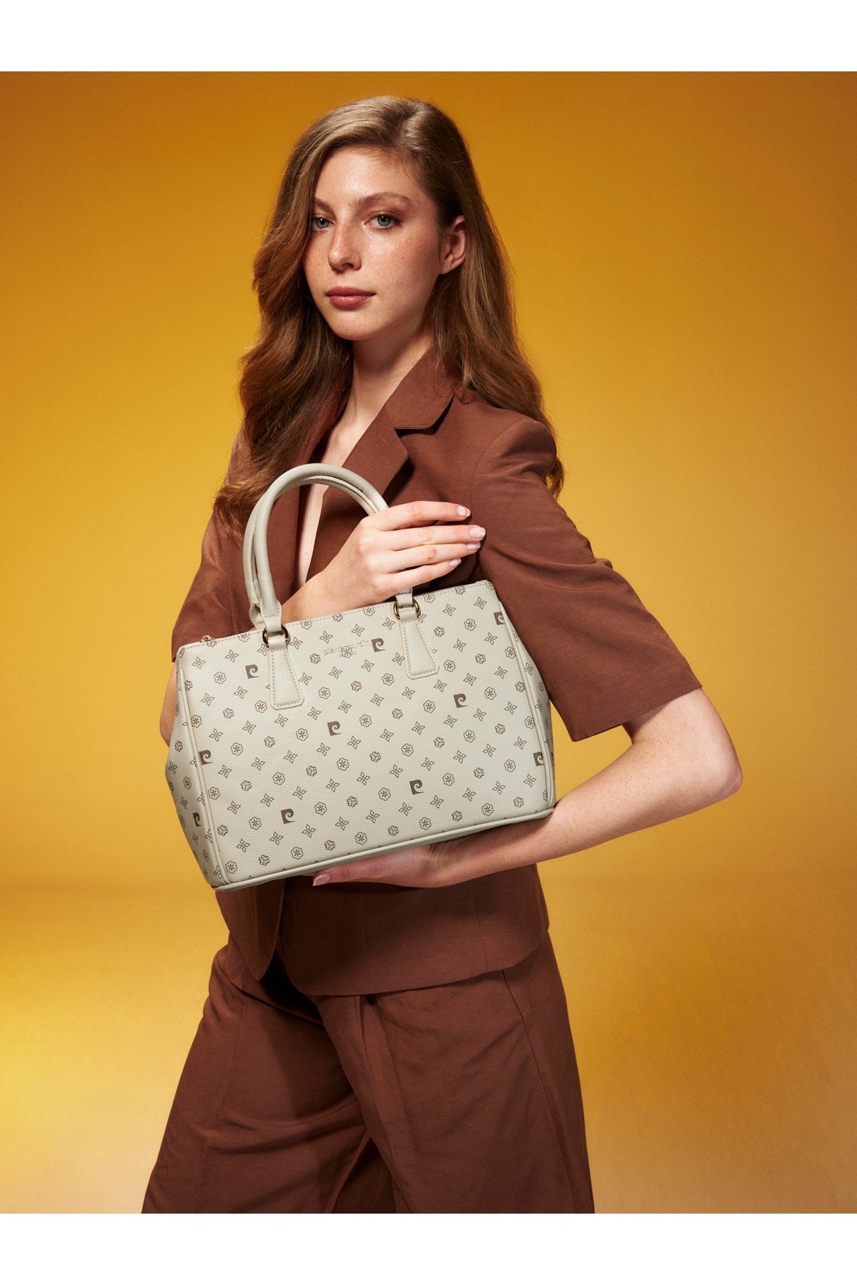 Premium Line Bej Monogram Kadın Omuz Çantası 05PO25Y10329