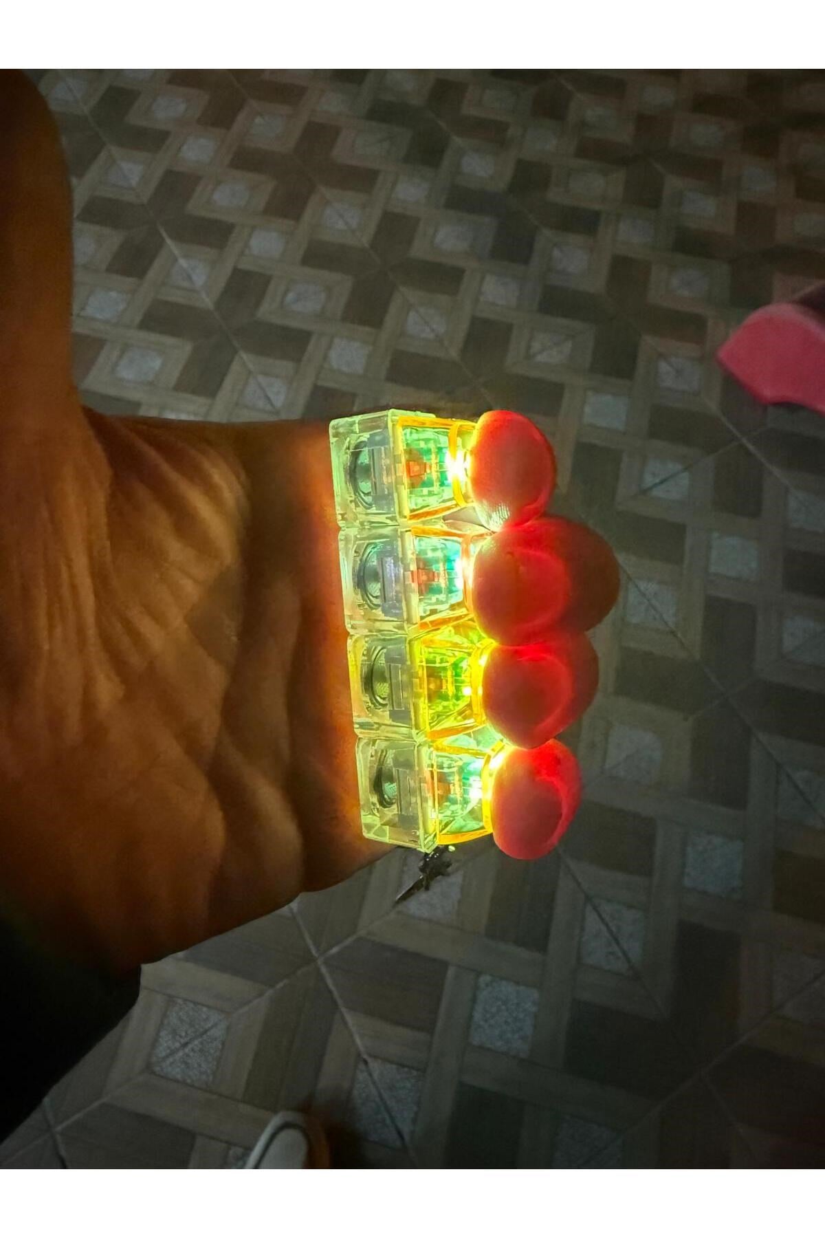 klavye ışıklı renkli kılık kılık 7.5cm anahtarlık bir adet KARIŞIK RENK GÖNDERİLİR