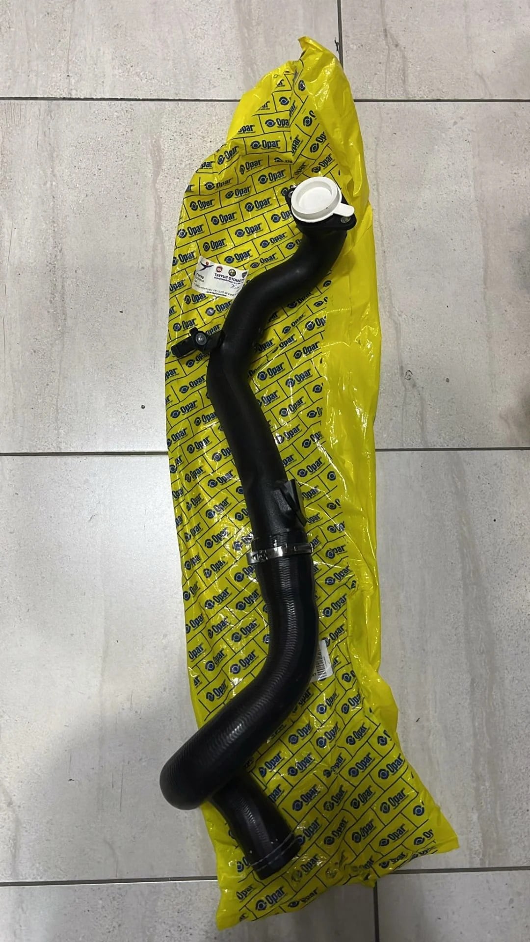 Hava Cıkıs Borusu-Intercoolerden Emme Manıfolduna Gıden Boru Euro6-Fry-Fıorıno Op 52209059