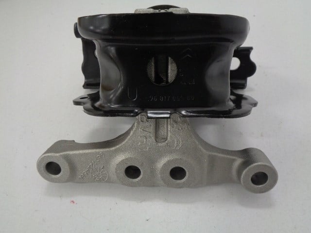 Motor Kulağı Sağ 1.5 208-2008-C3 Psa 9811224580