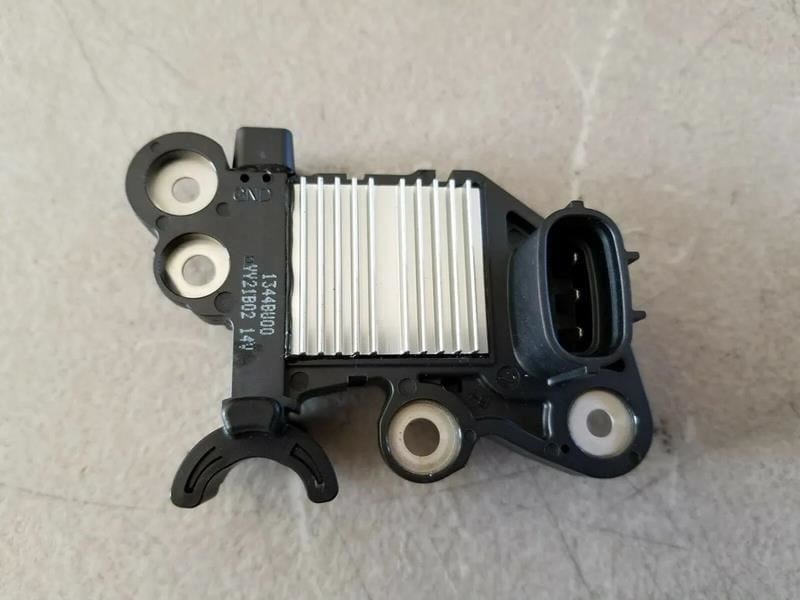 Regülatör Bosch 0272220739