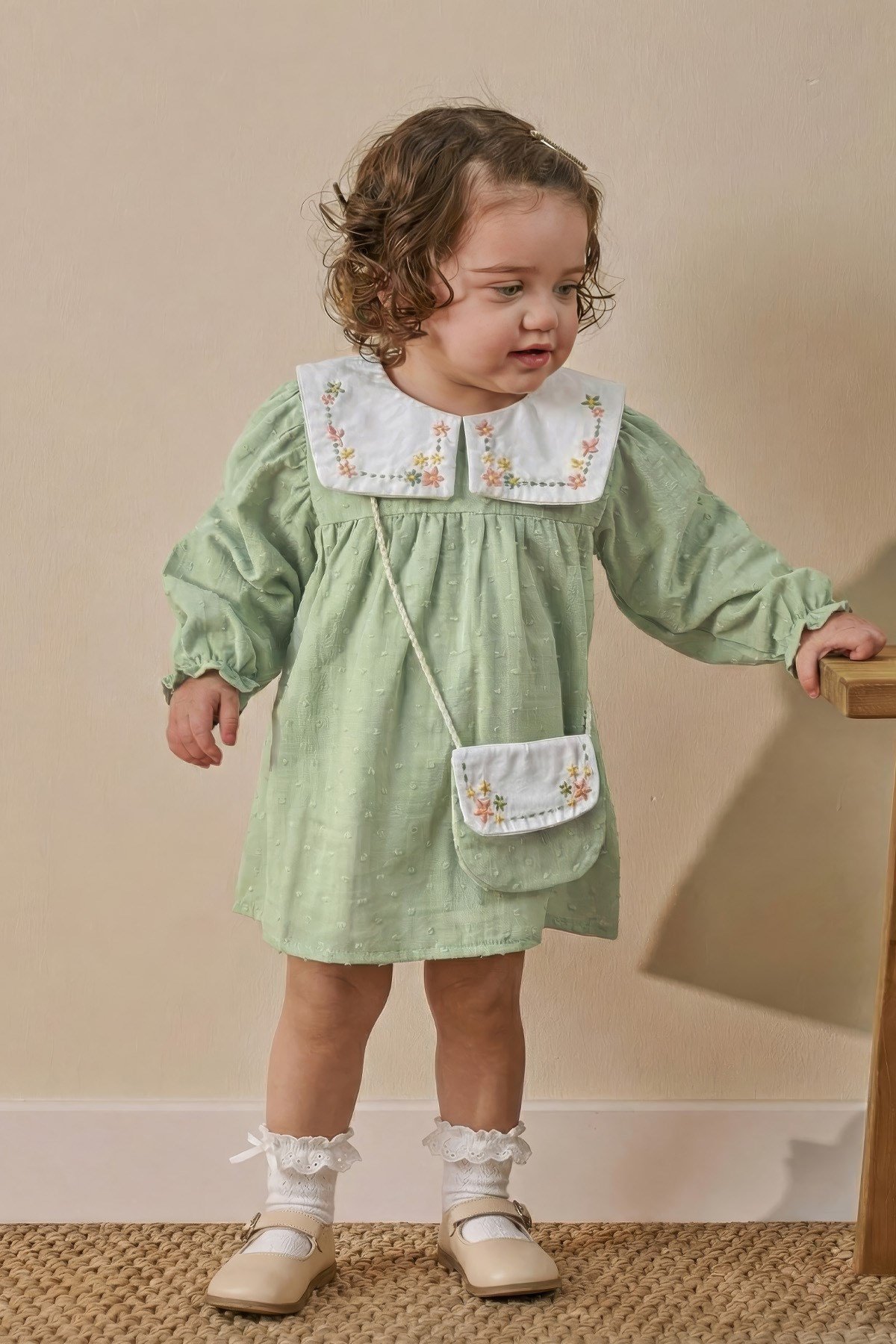 kiz-bebek-nakisli-bebe-yaka-muslin-can-e7-adf.jpg