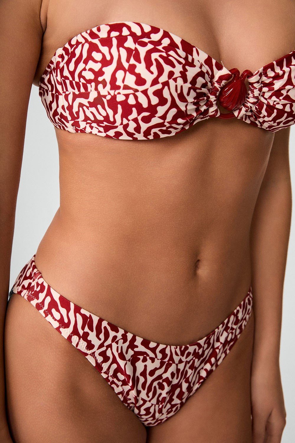Kom Lium Aksesuar Detaylı Straplez Bikini Takımı Bordo
