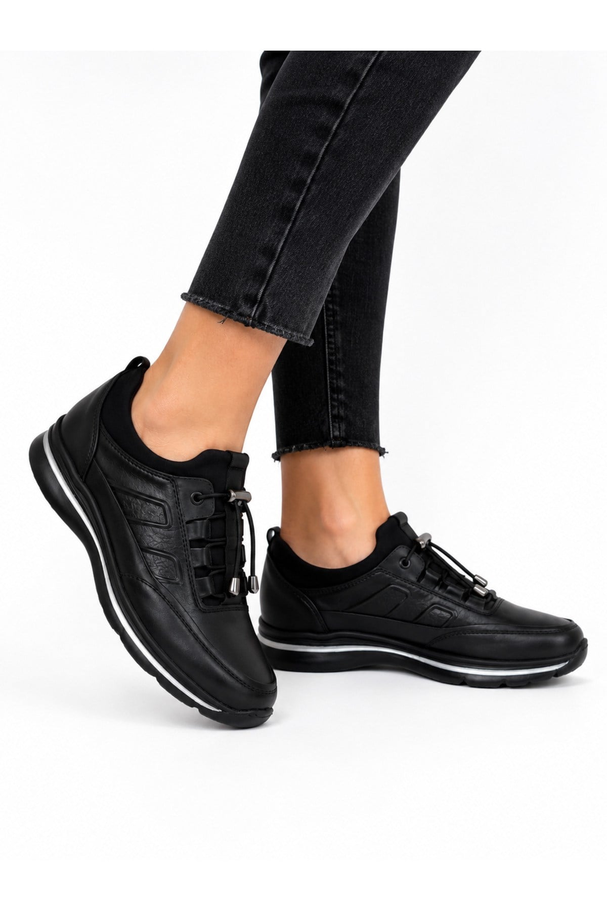 9733 Hakiki Deri Siyah Kadın Sneaker