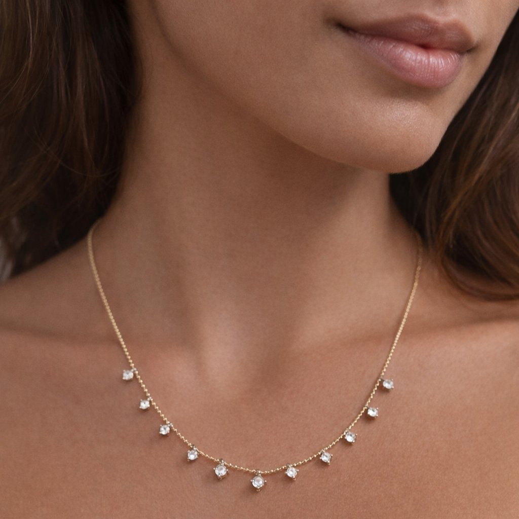 Zirkon Taşlı Minimal Gold Kolye