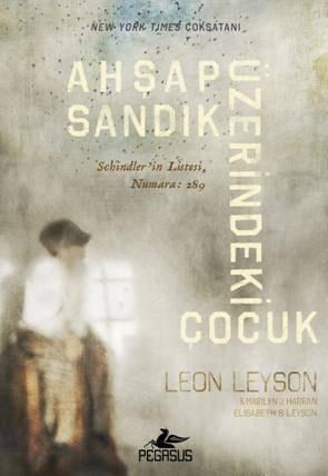 Ahşap Sandık Üzerindeki Çocuk (Ciltli)