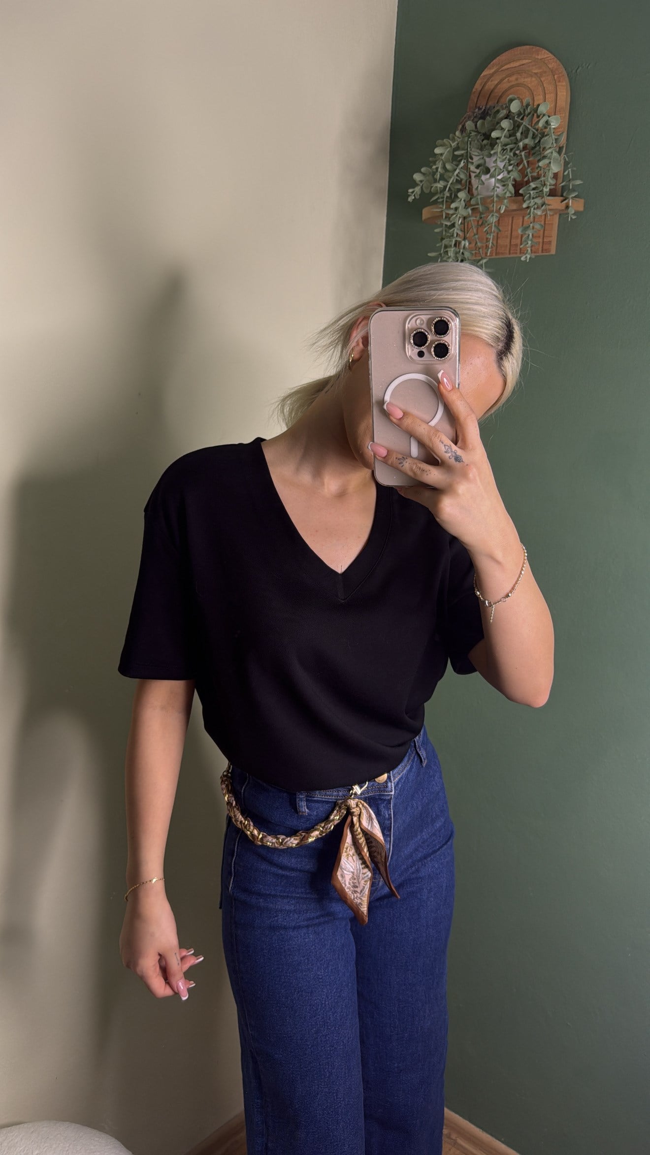 Basic V Yaka Tişört (Siyah)