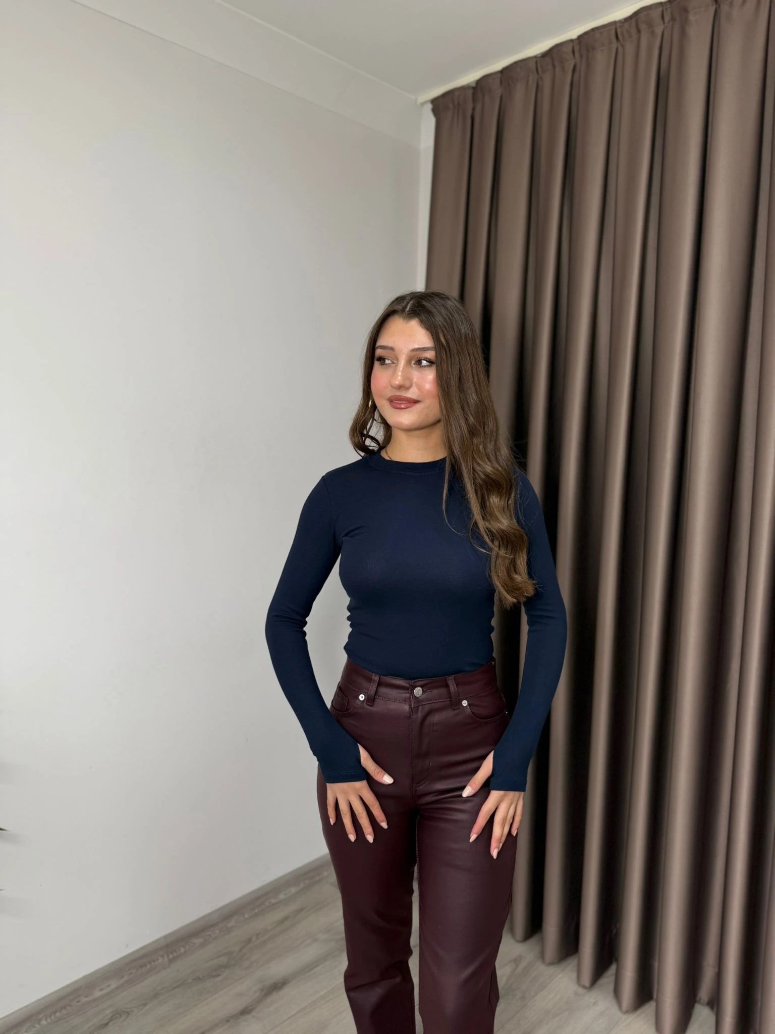 PARMAK GEÇİRMELİ MODAL KUMAŞ BADİ