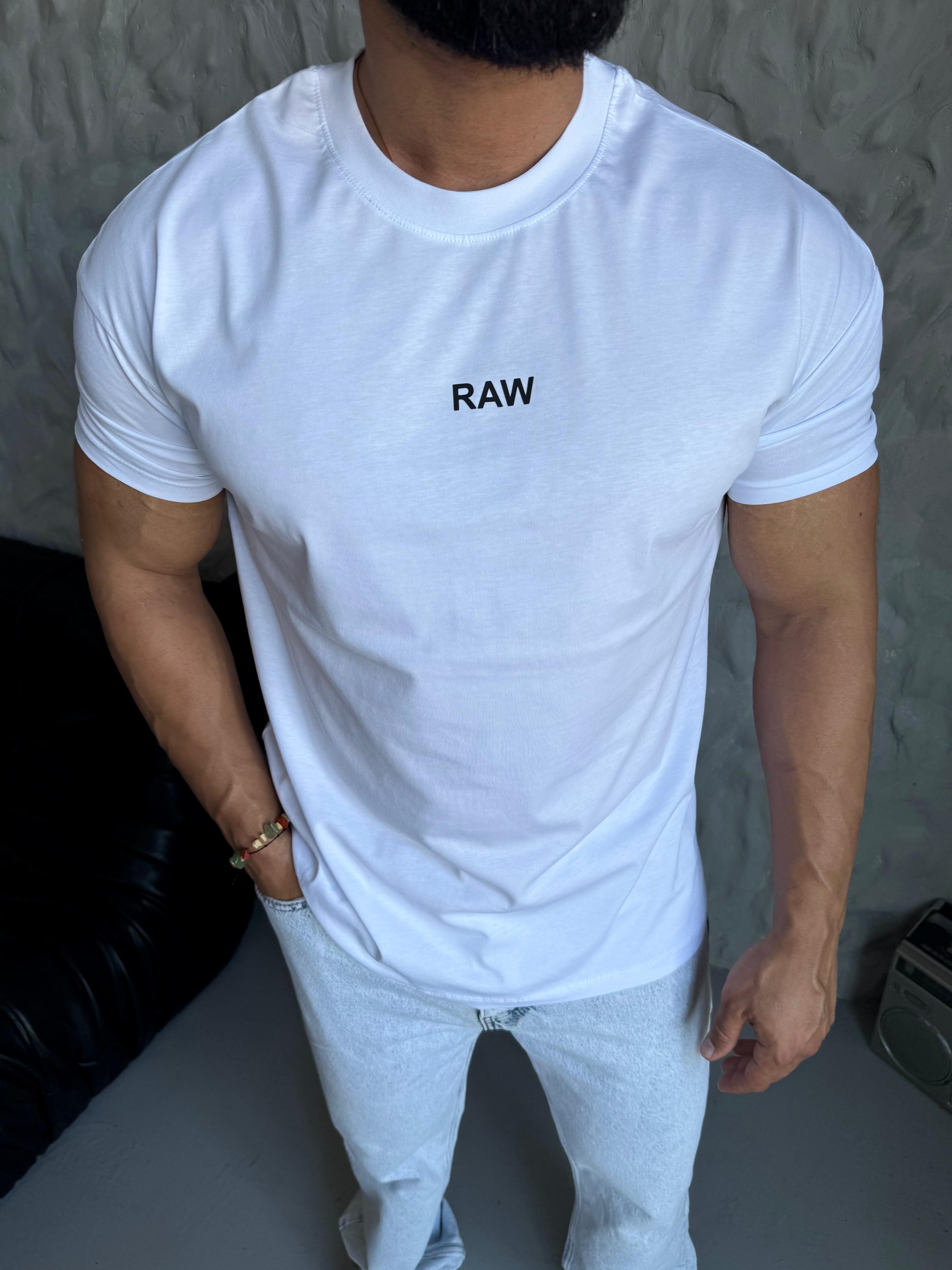 Beyaz RAW Baskı Kollar Omuz Dar Kesim Oversize Tişört