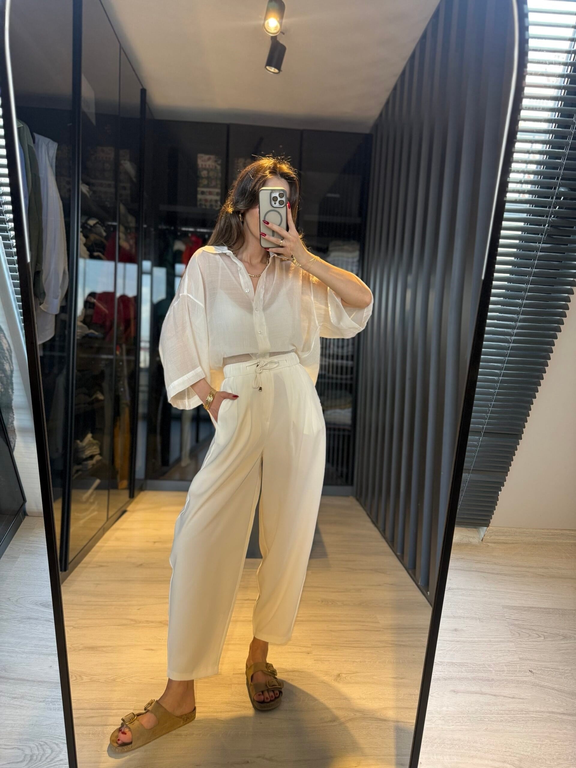 Beyaz Oversize İpeksi Gömlek 